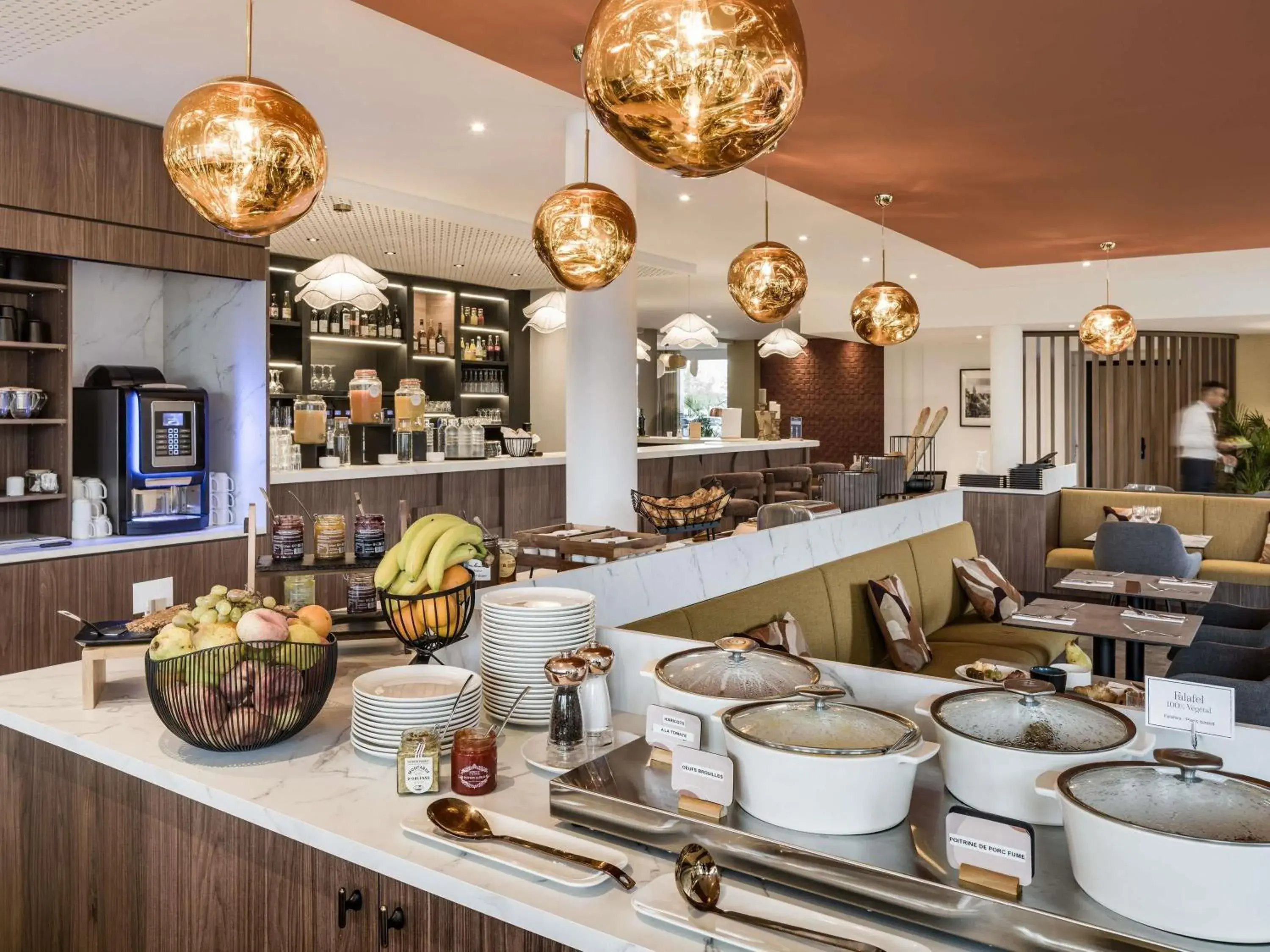 Property building in Mercure Chartres Est Property building in Mercure Chartres Est