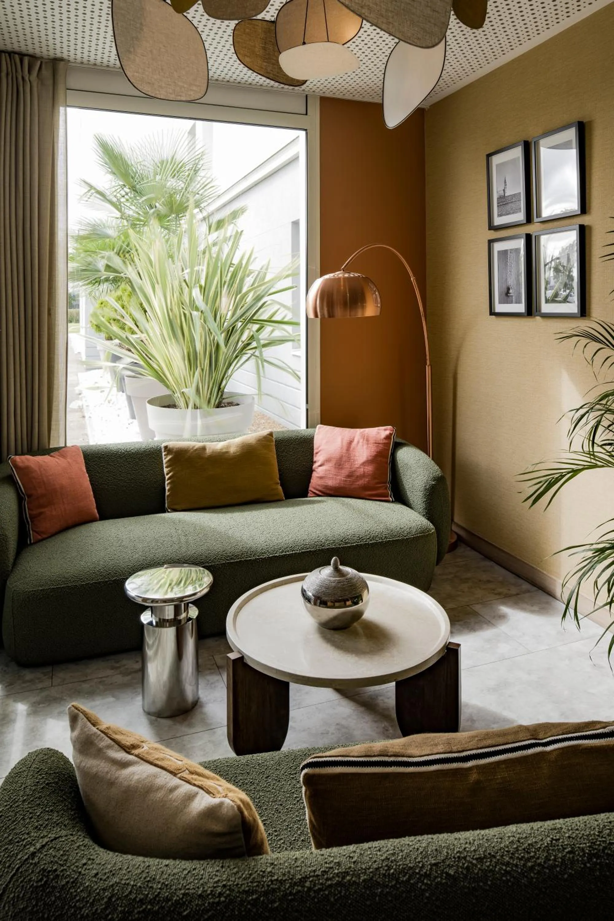 Communal lounge/ TV room in Mercure Chartres Est