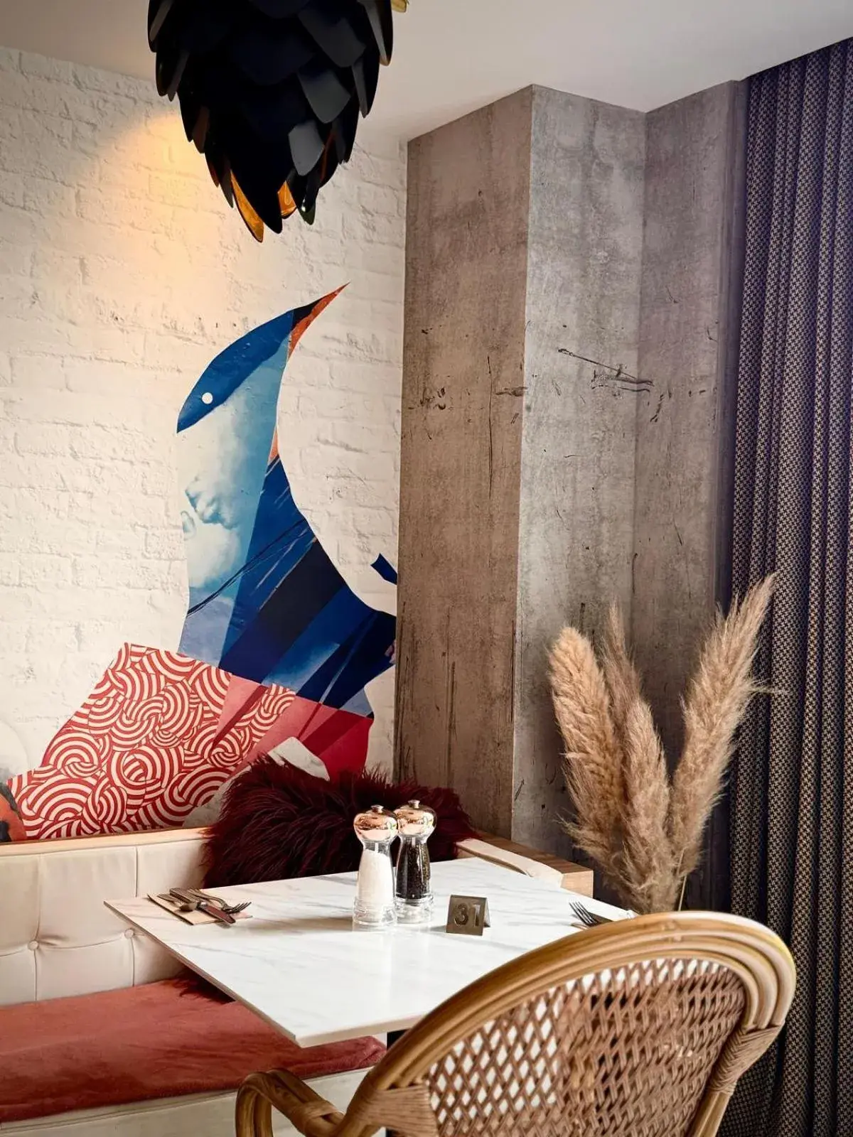 Restaurant/places to eat, Bed in Kyriad Chartres Restaurant/places to eat, Bed in Kyriad Chartres