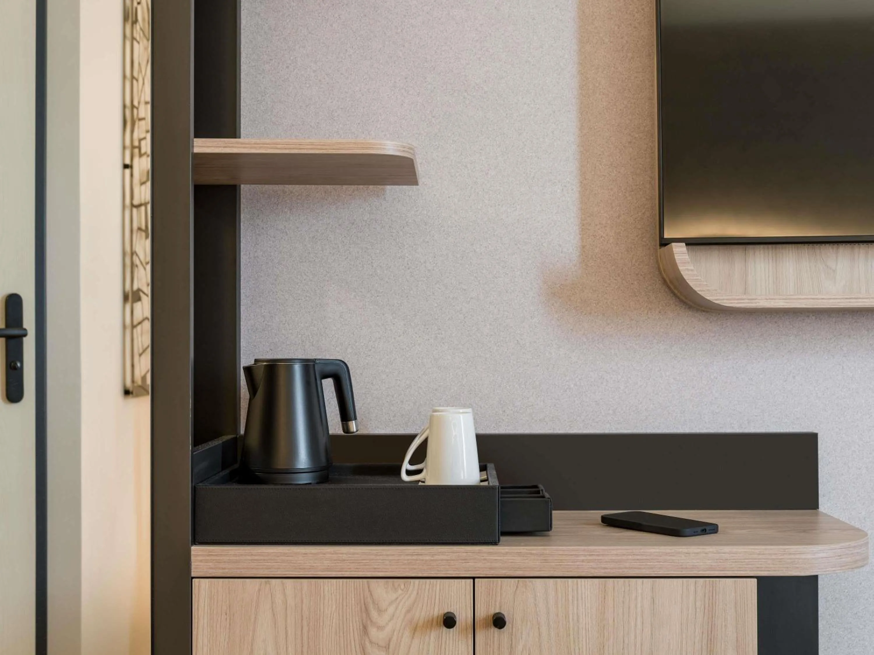 Property building in Mercure Chartres Est