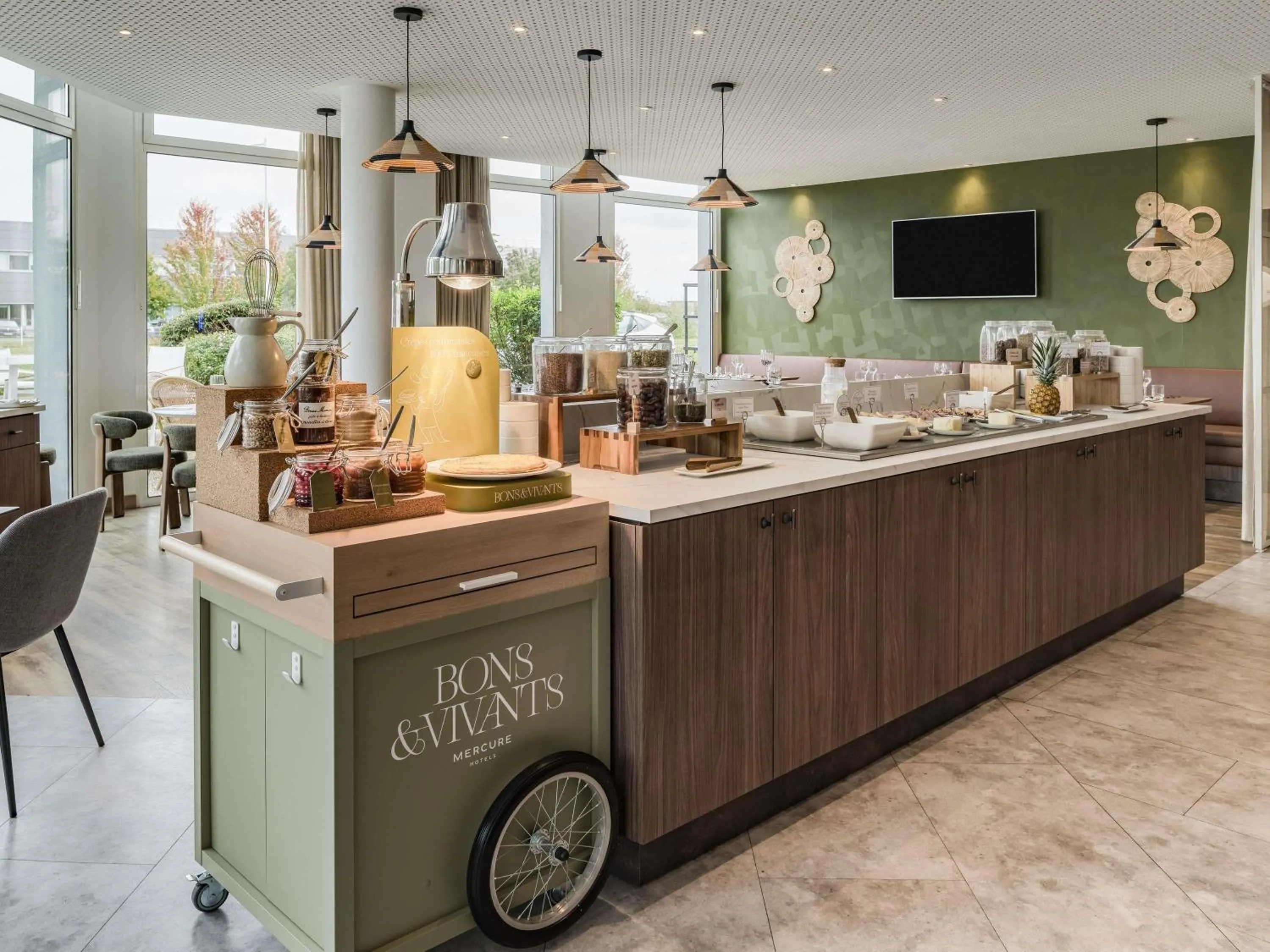 Breakfast in Mercure Chartres Est