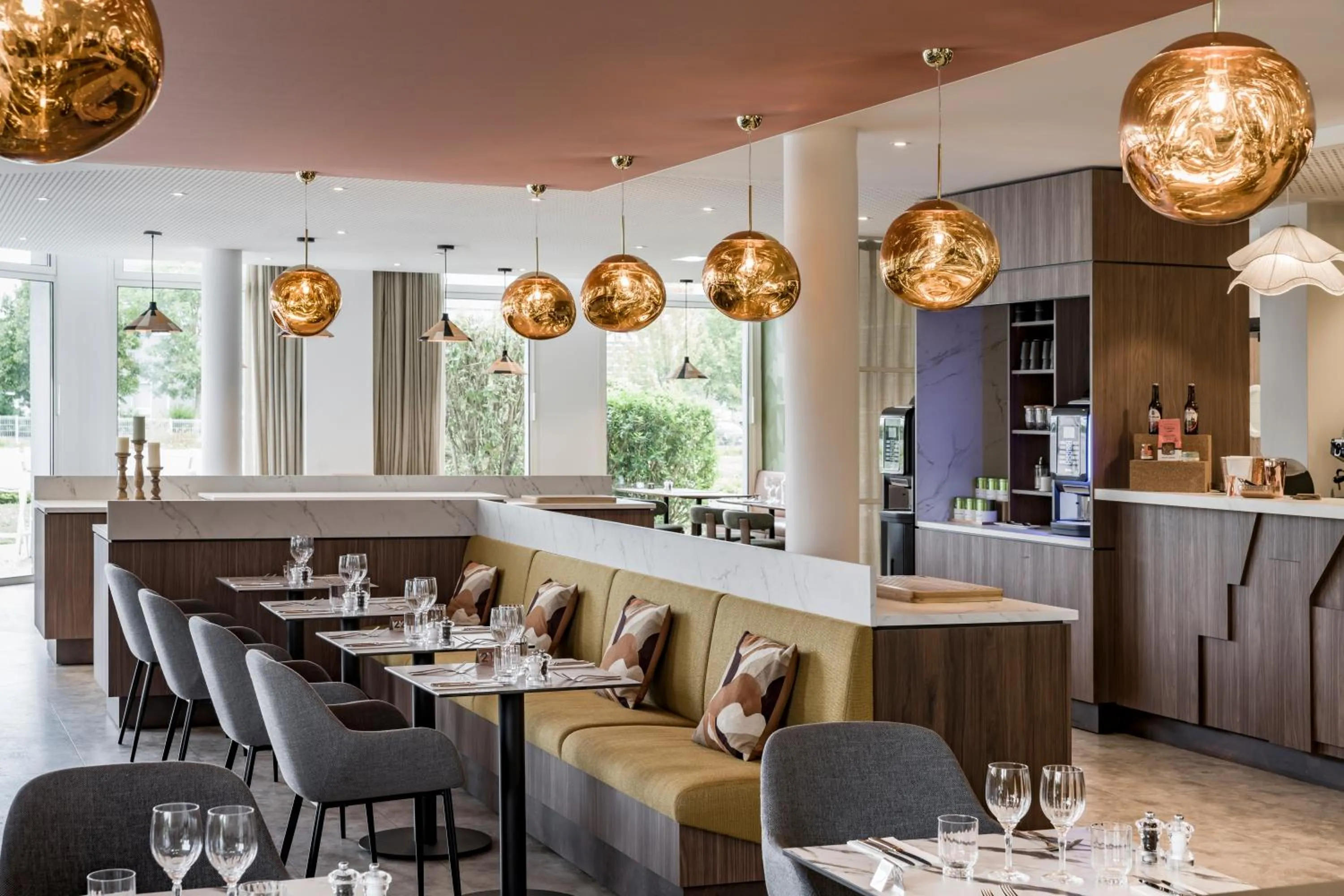 Restaurant/places to eat in Mercure Chartres Est