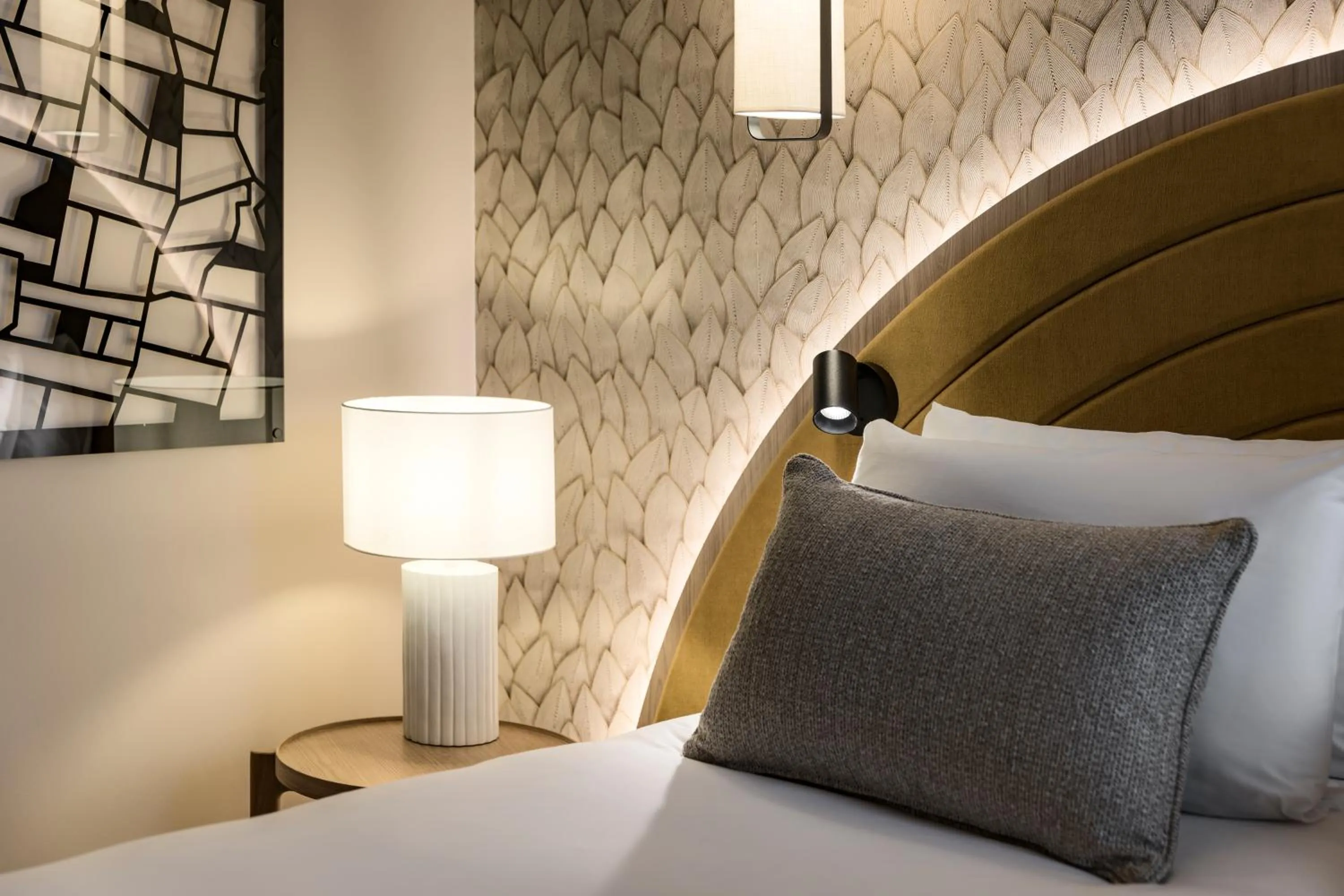 Photo of the whole room, Bed in Mercure Chartres Est