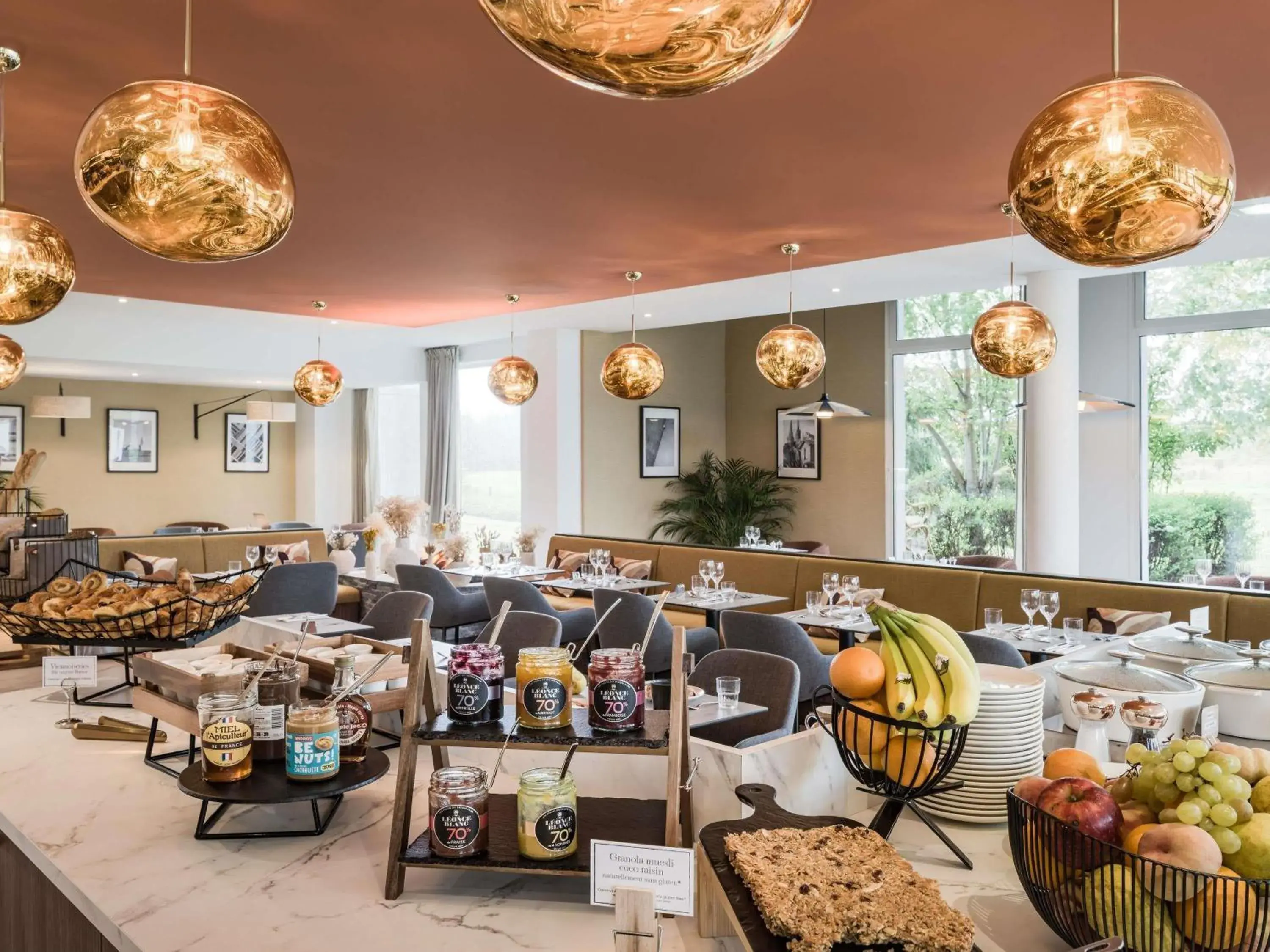 Restaurant/places to eat in Mercure Chartres Est Restaurant/places to eat in Mercure Chartres Est