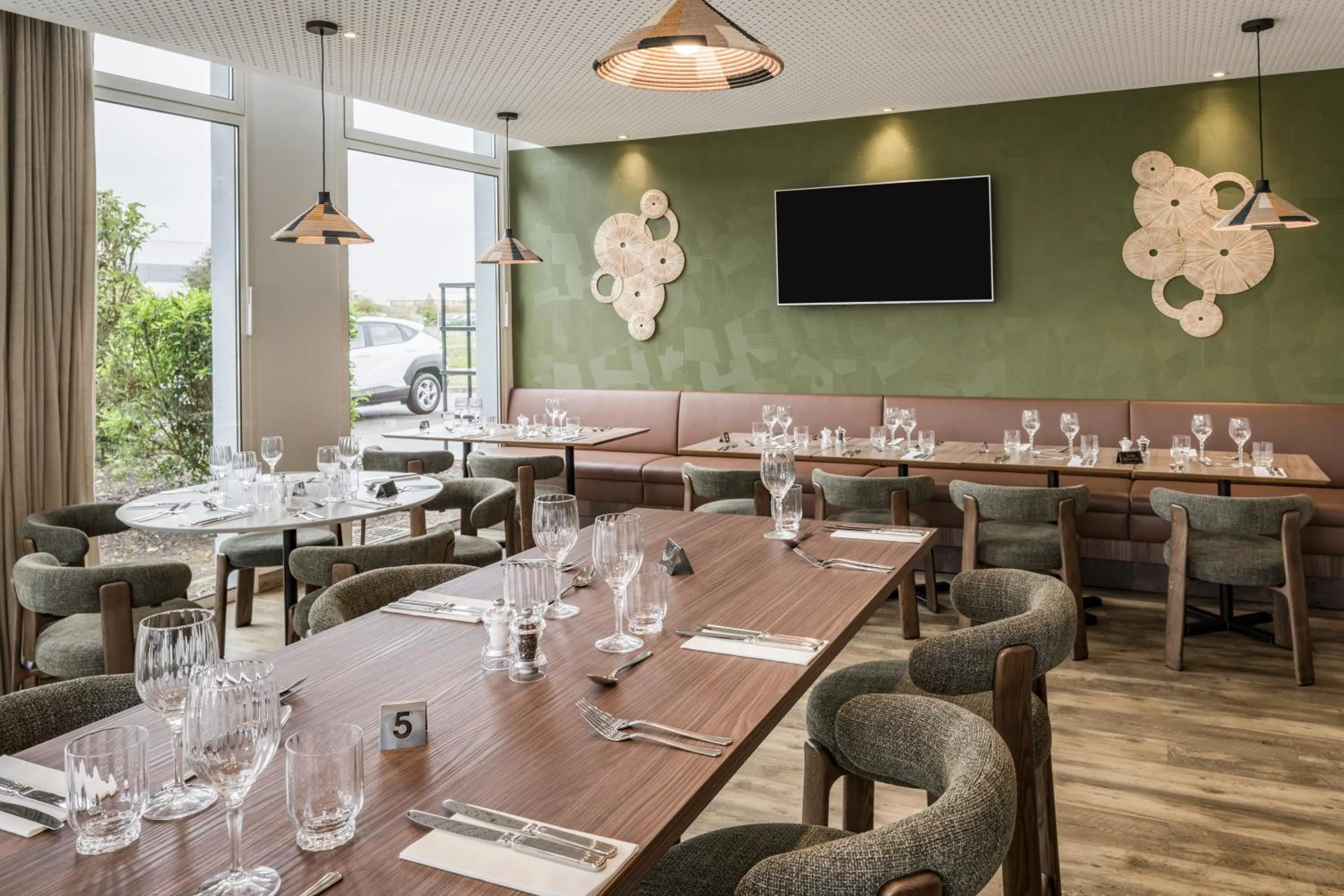 Restaurant/places to eat in Mercure Chartres Est