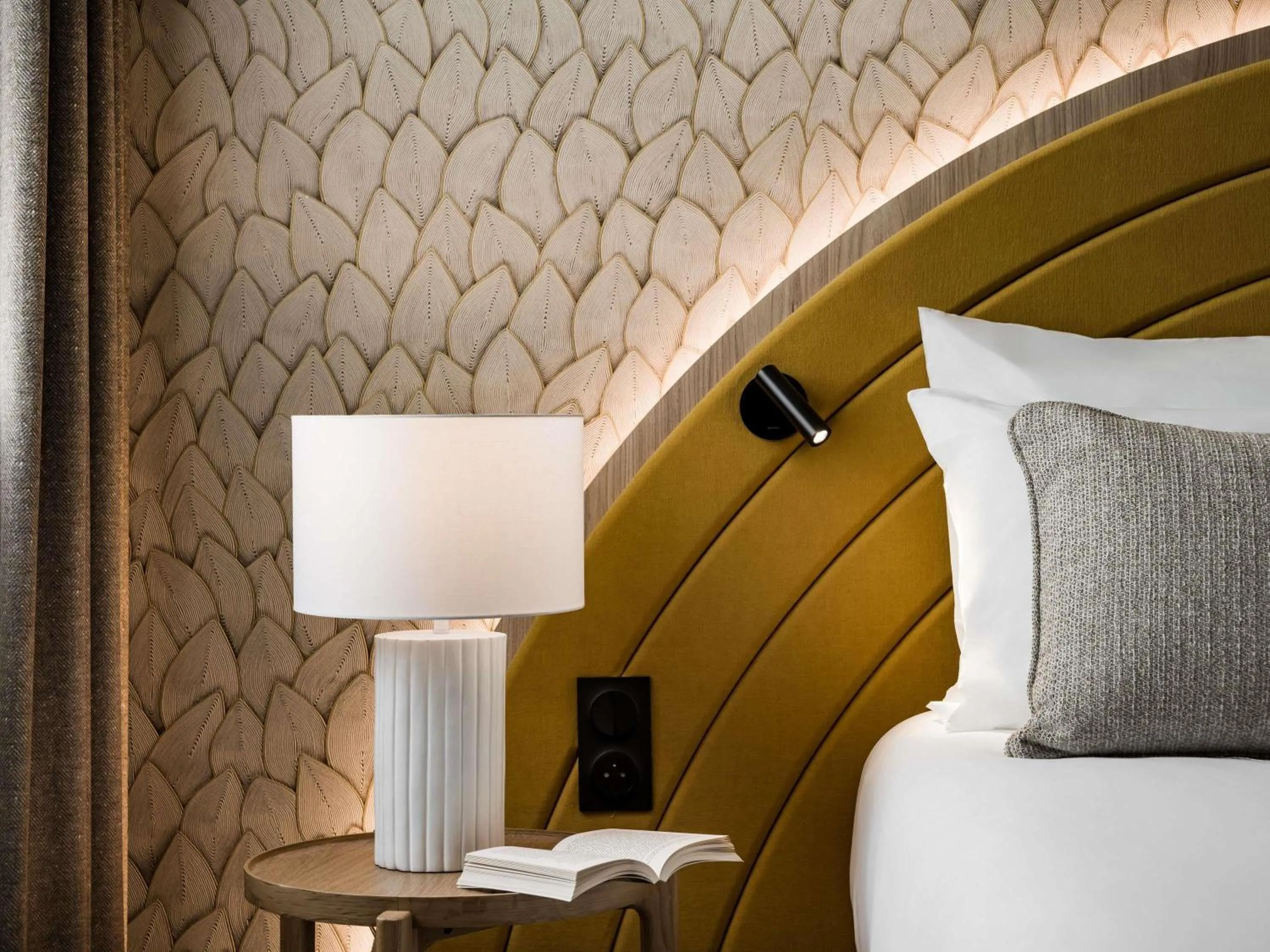 Bedroom, Bed in Mercure Chartres Est