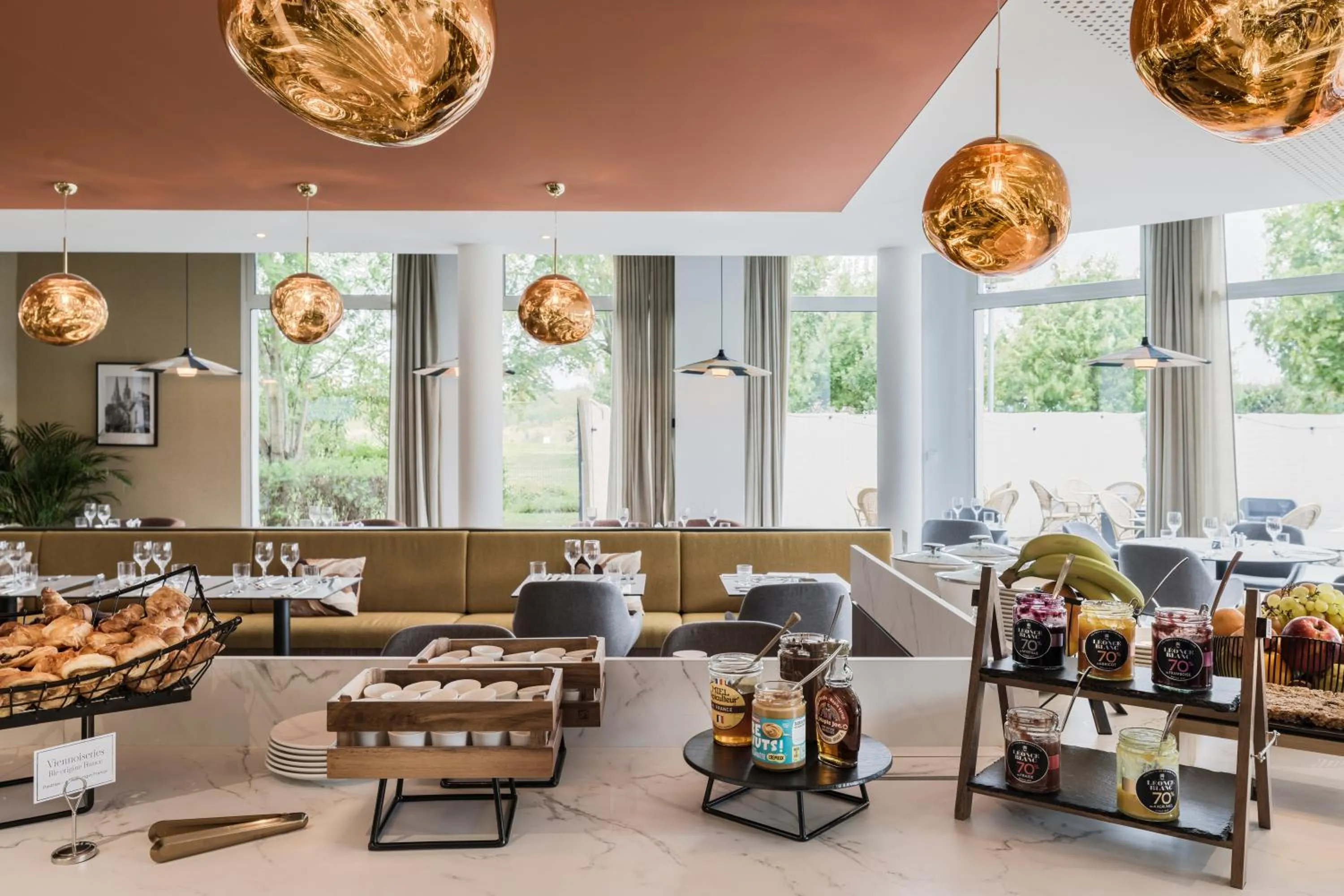 Breakfast in Mercure Chartres Est