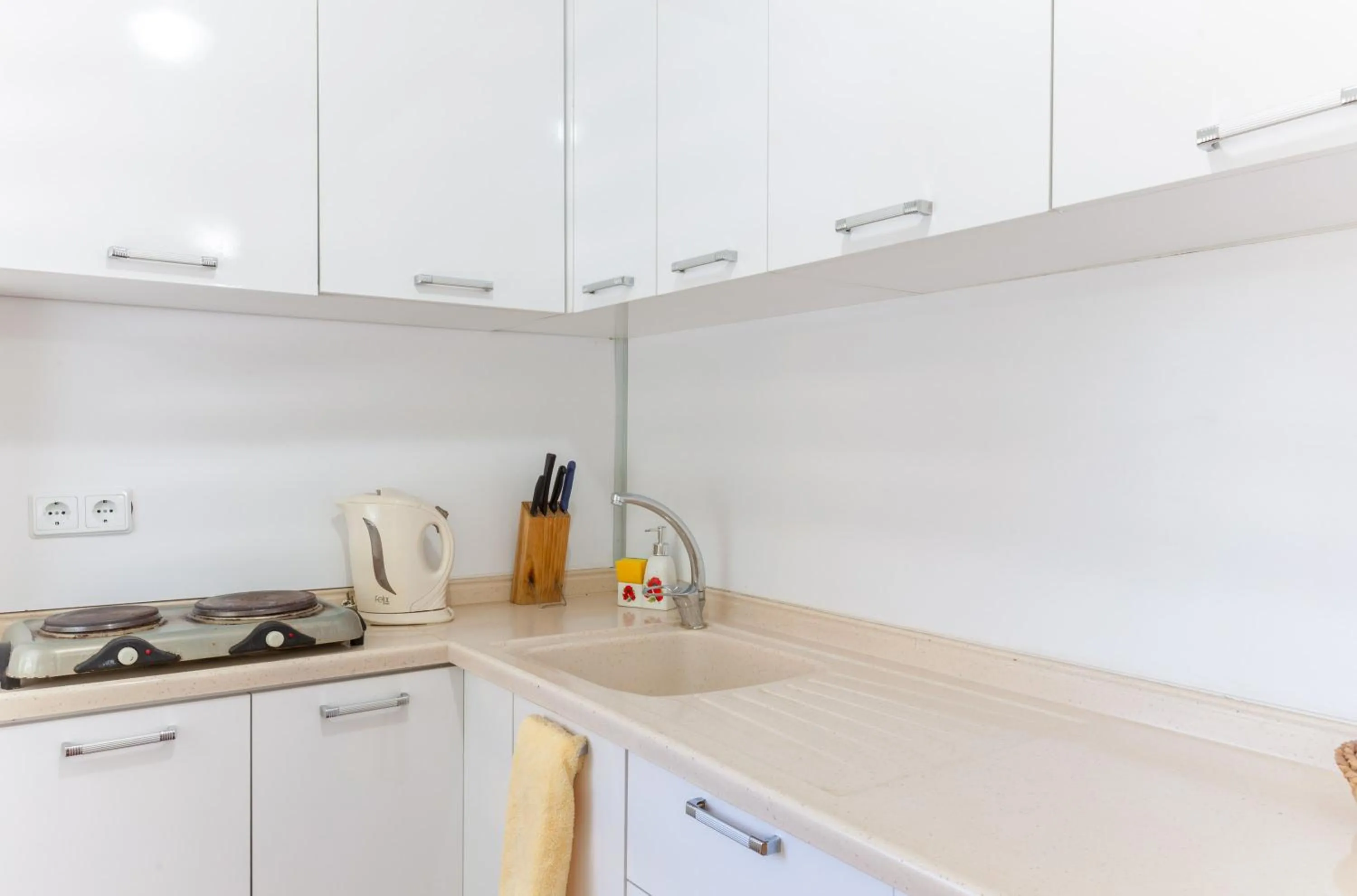 Coffee/tea facilities in Sultan Apartments