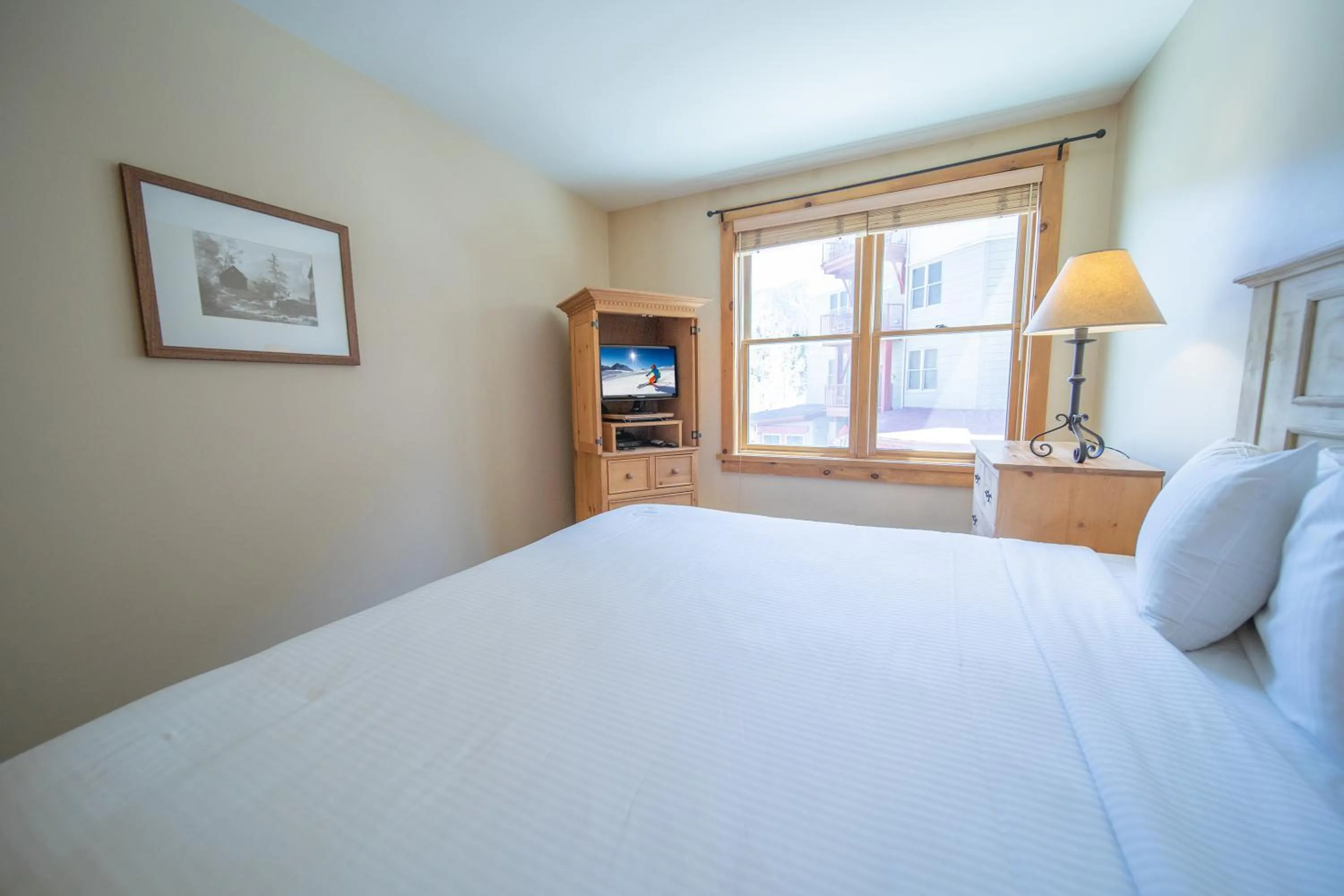 Bed in Buffalo Lodge 8327 by SummitCove Lodging