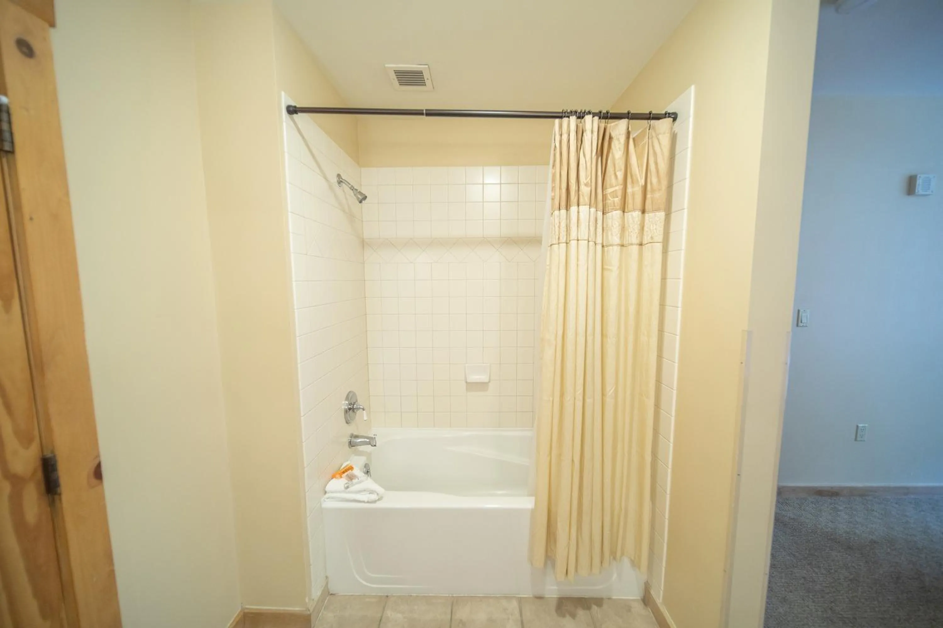 Buffalo Lodge 8327 by SummitCove Lodging