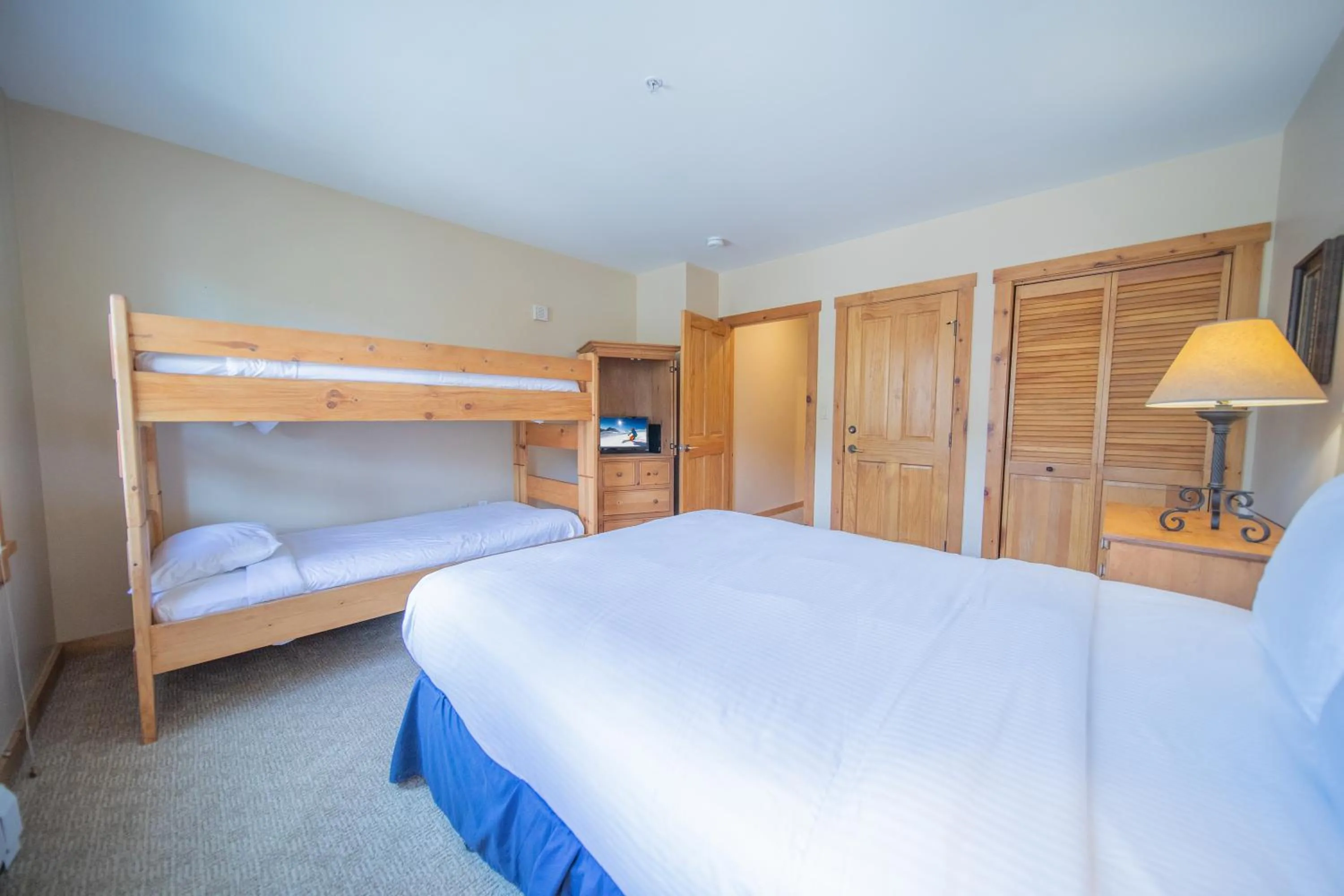 Bed in Buffalo Lodge 8327 by SummitCove Lodging