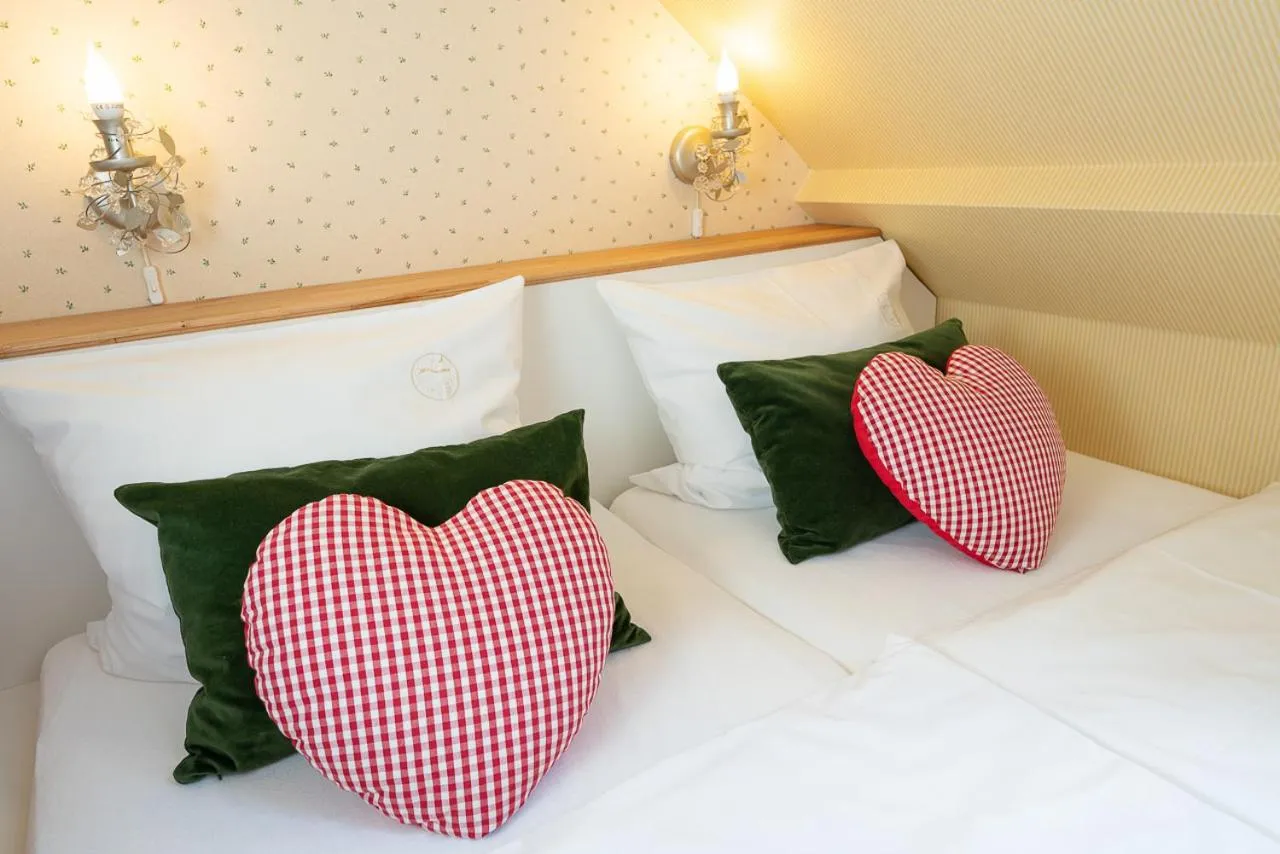 Bed in SaarlandTraum Weihermühle