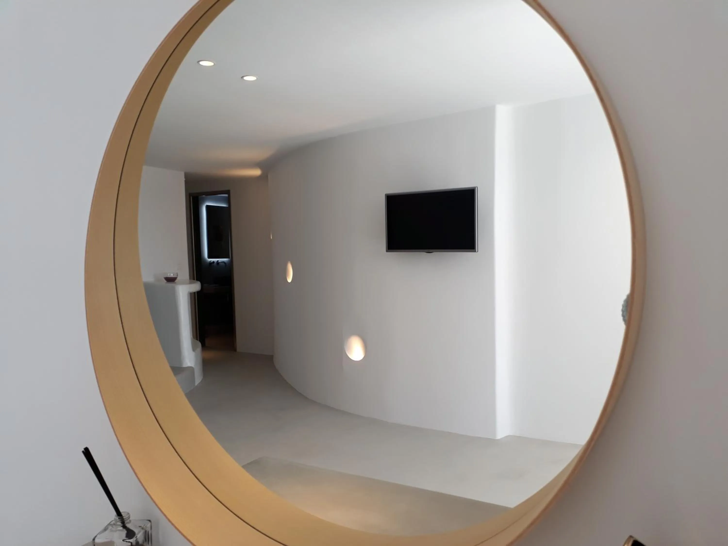 TV and multimedia in Mykonos Pantheon