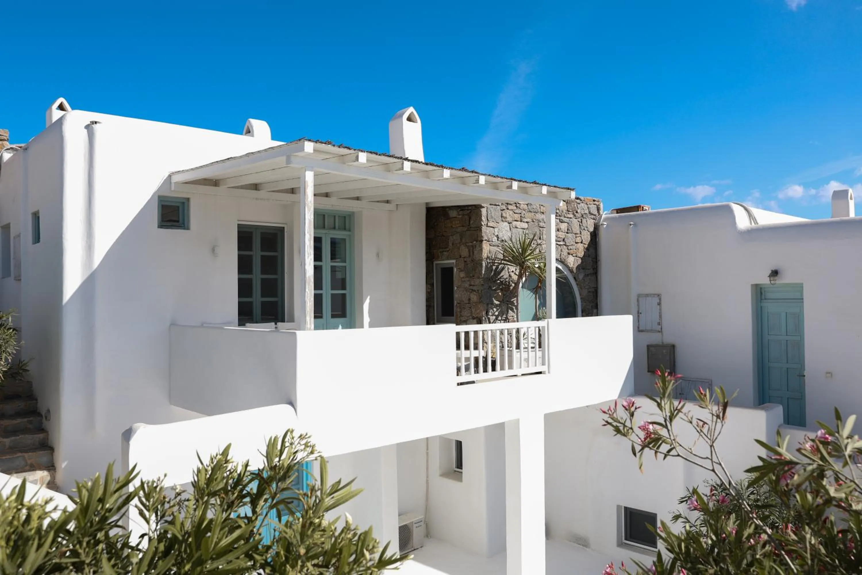 Property building in Mykonos Pantheon