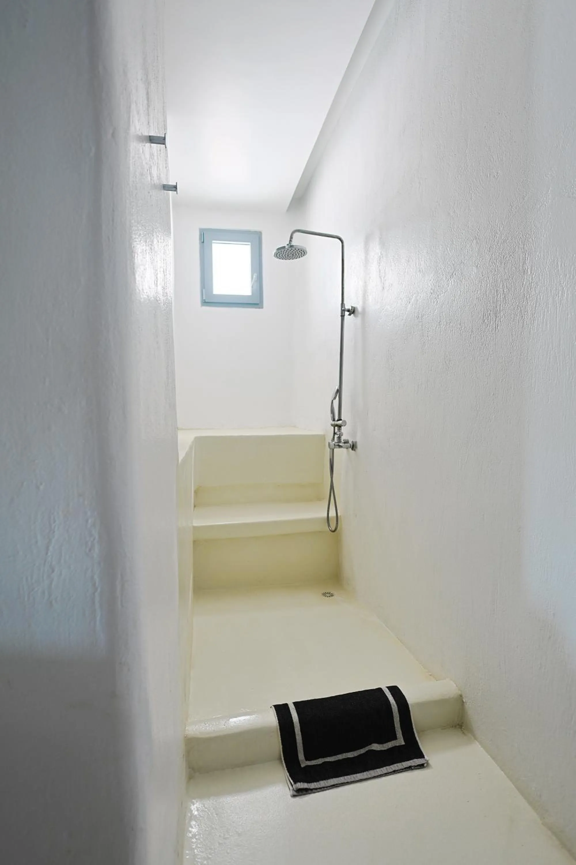 Bathroom in Mykonos Pantheon