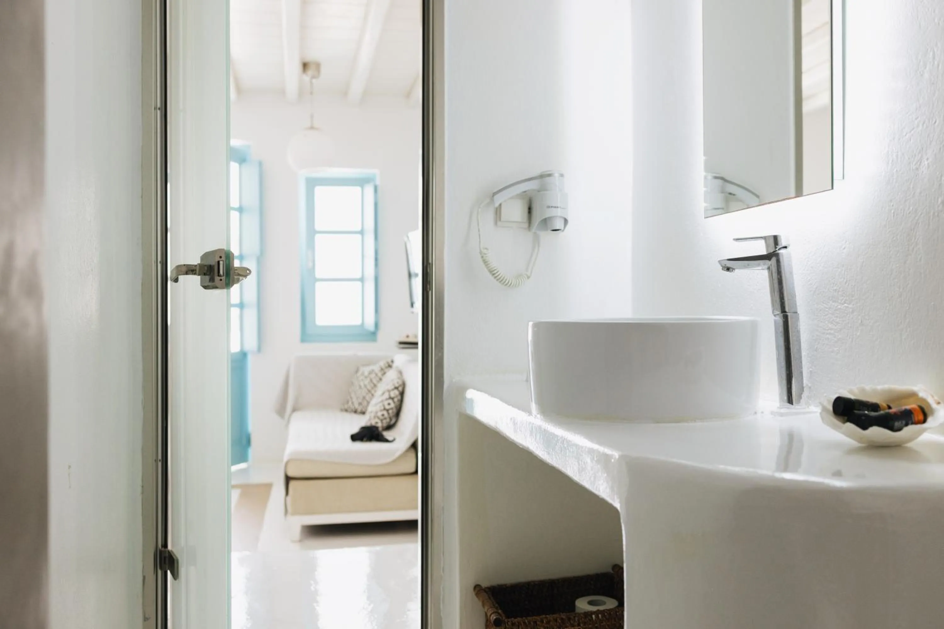 Bathroom in Mykonos Pantheon