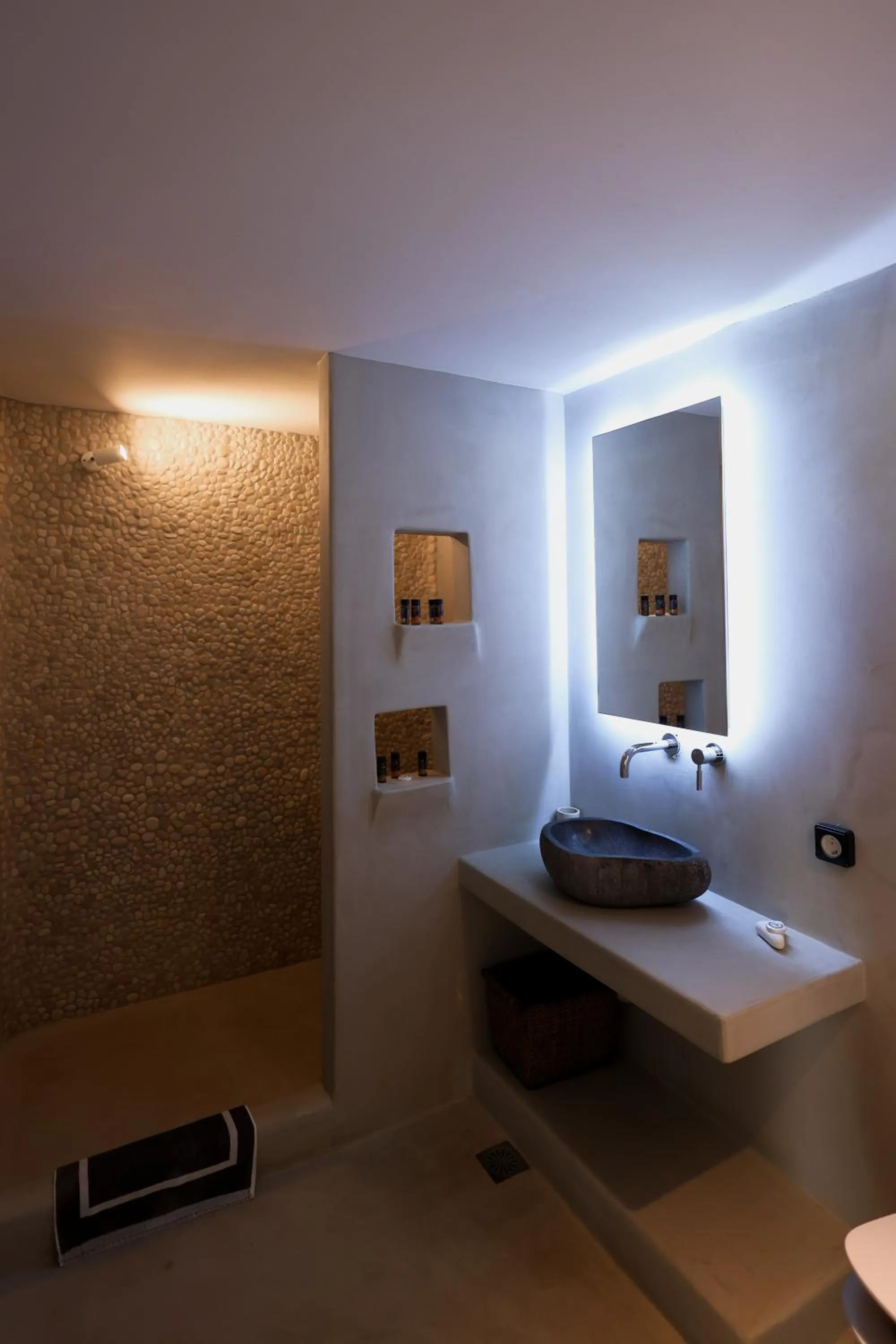 Bathroom in Mykonos Pantheon