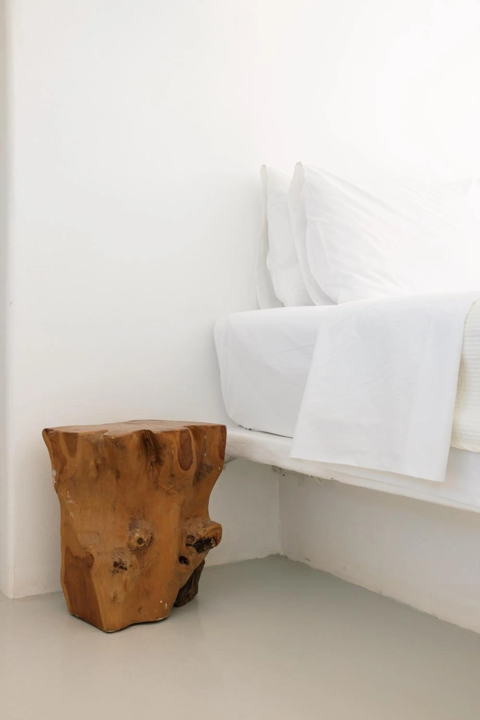 Bed in Mykonos Pantheon