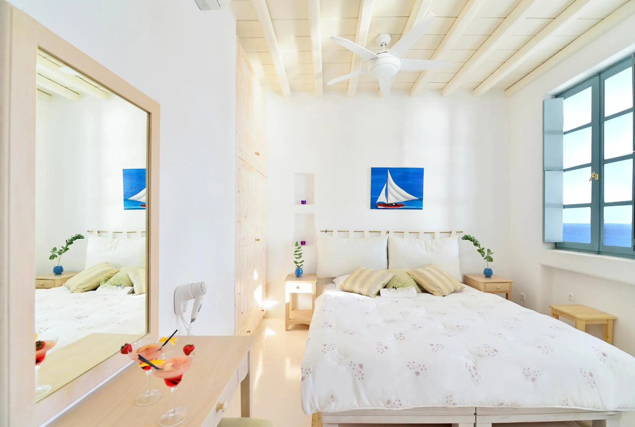 Bedroom, Bed in Mykonos Pantheon