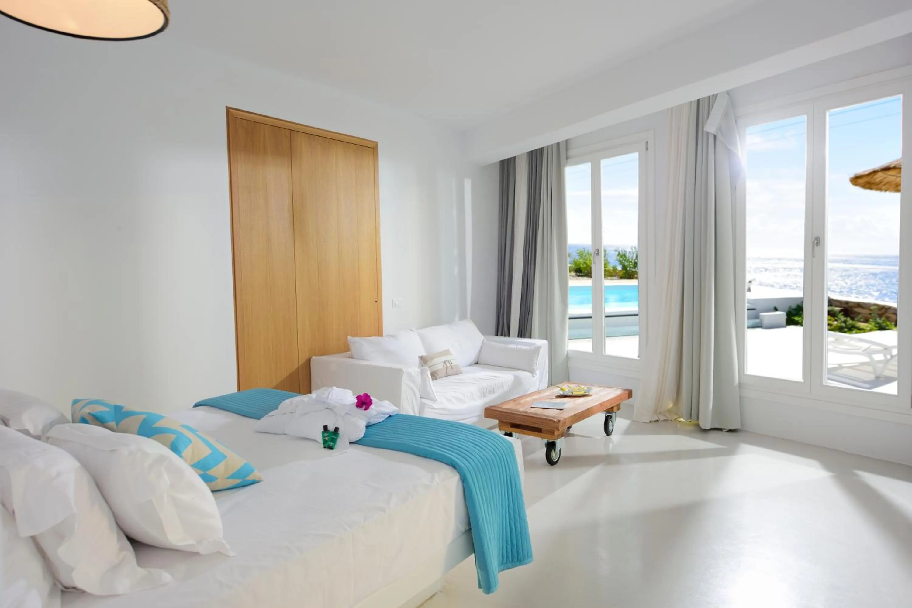 Day, Bed in Mykonos Pantheon