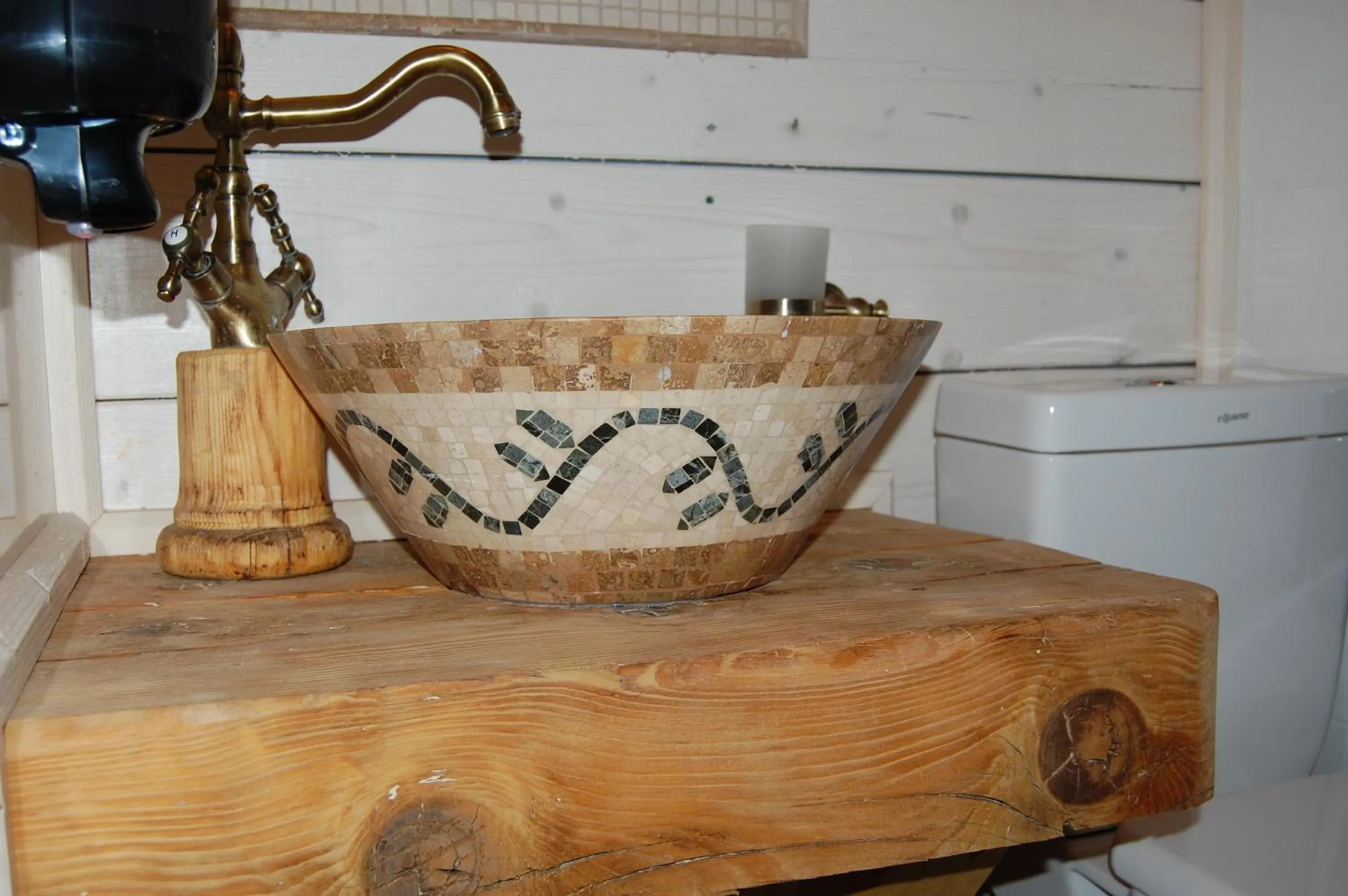 Shower in Aparthotel Seasons Glavatarski Han