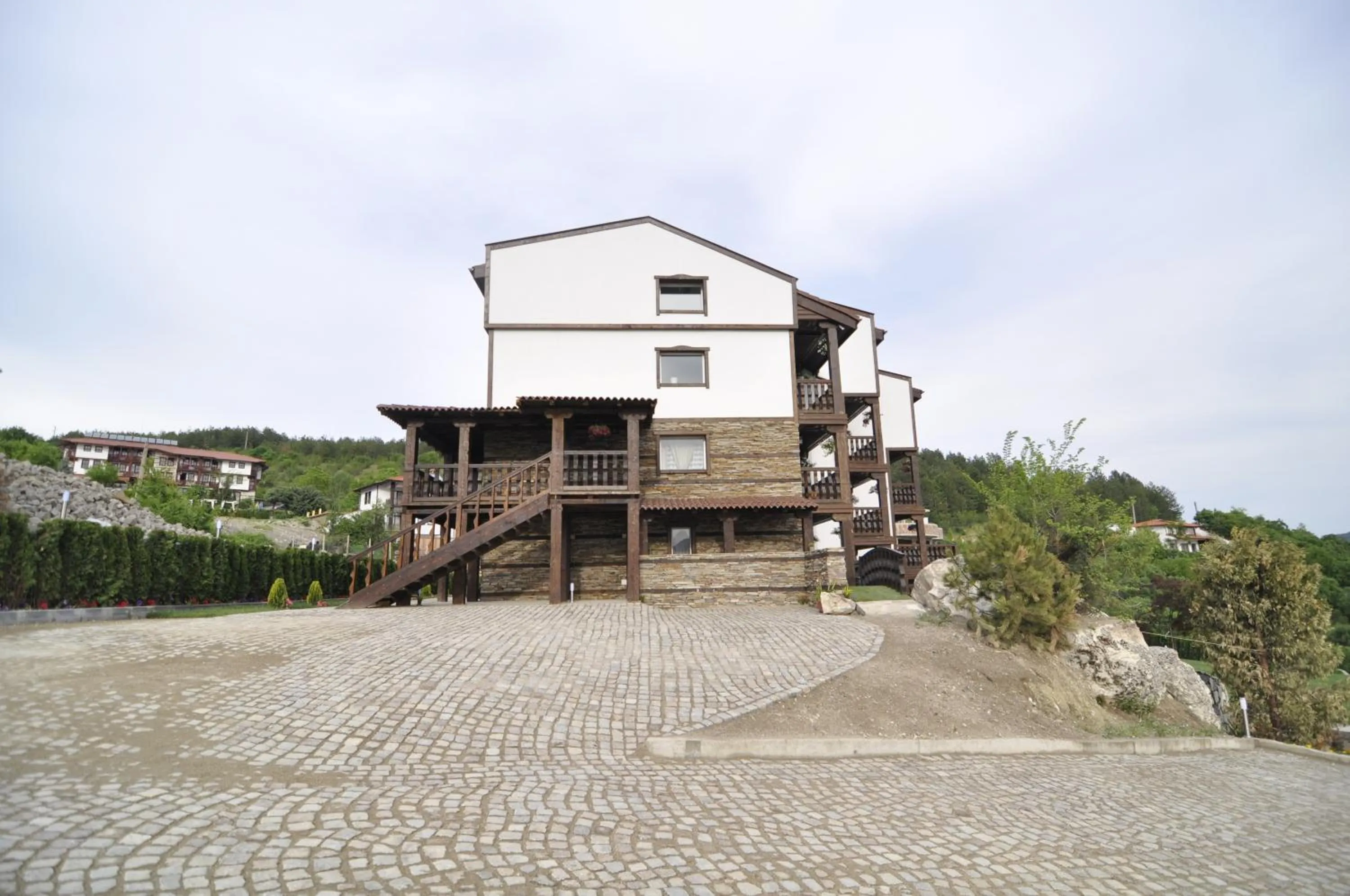 Property building in Aparthotel Seasons Glavatarski Han