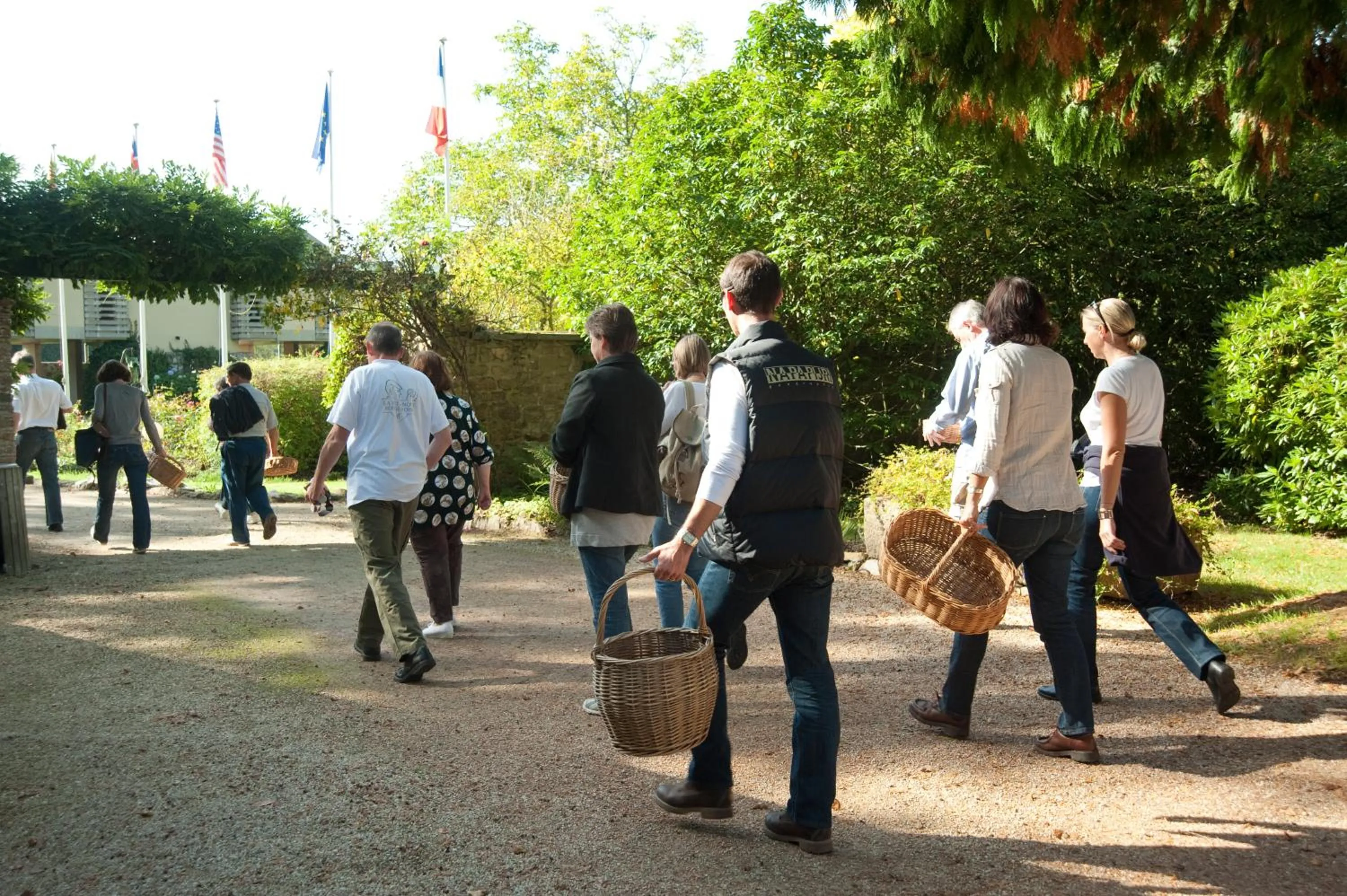 People in Le Manoir du Lys, The Originals Relais