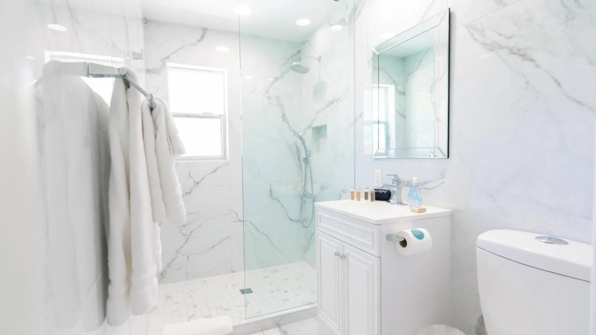 BelleVue Oasis - Adults Only