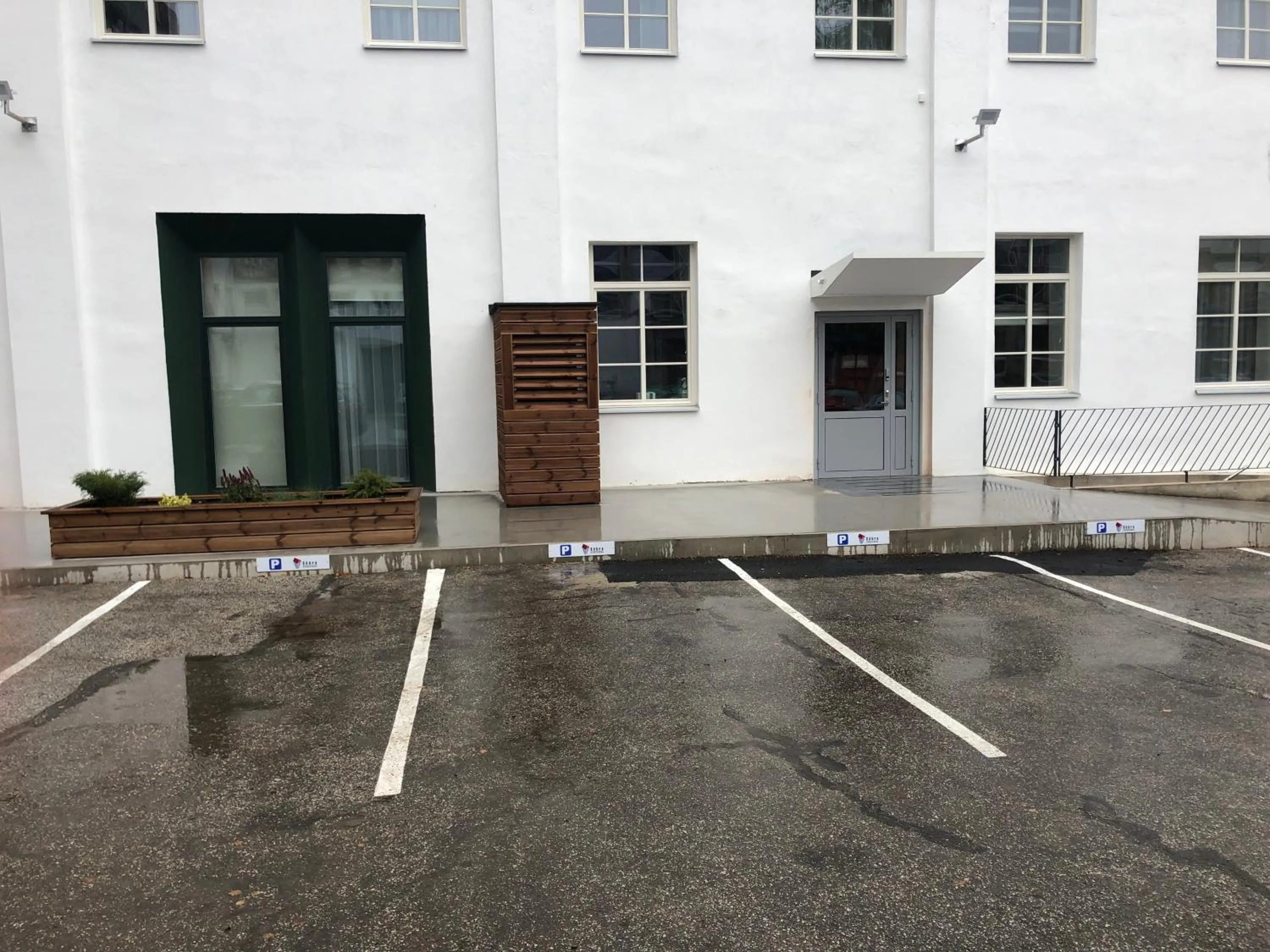 Parking in Filosoofi 1 Studio Apartments