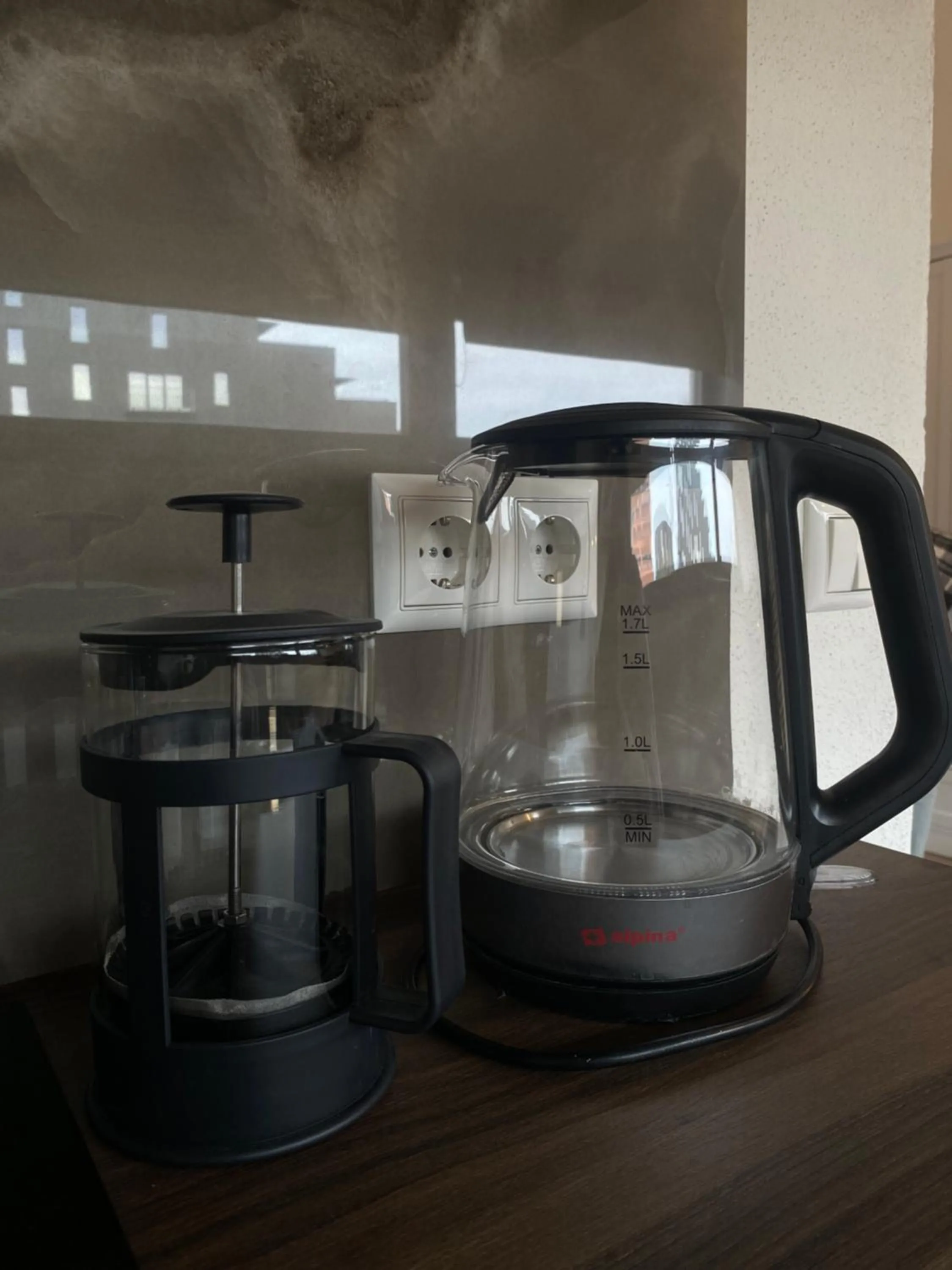 Coffee/tea facilities in Filosoofi 1 Studio Apartments