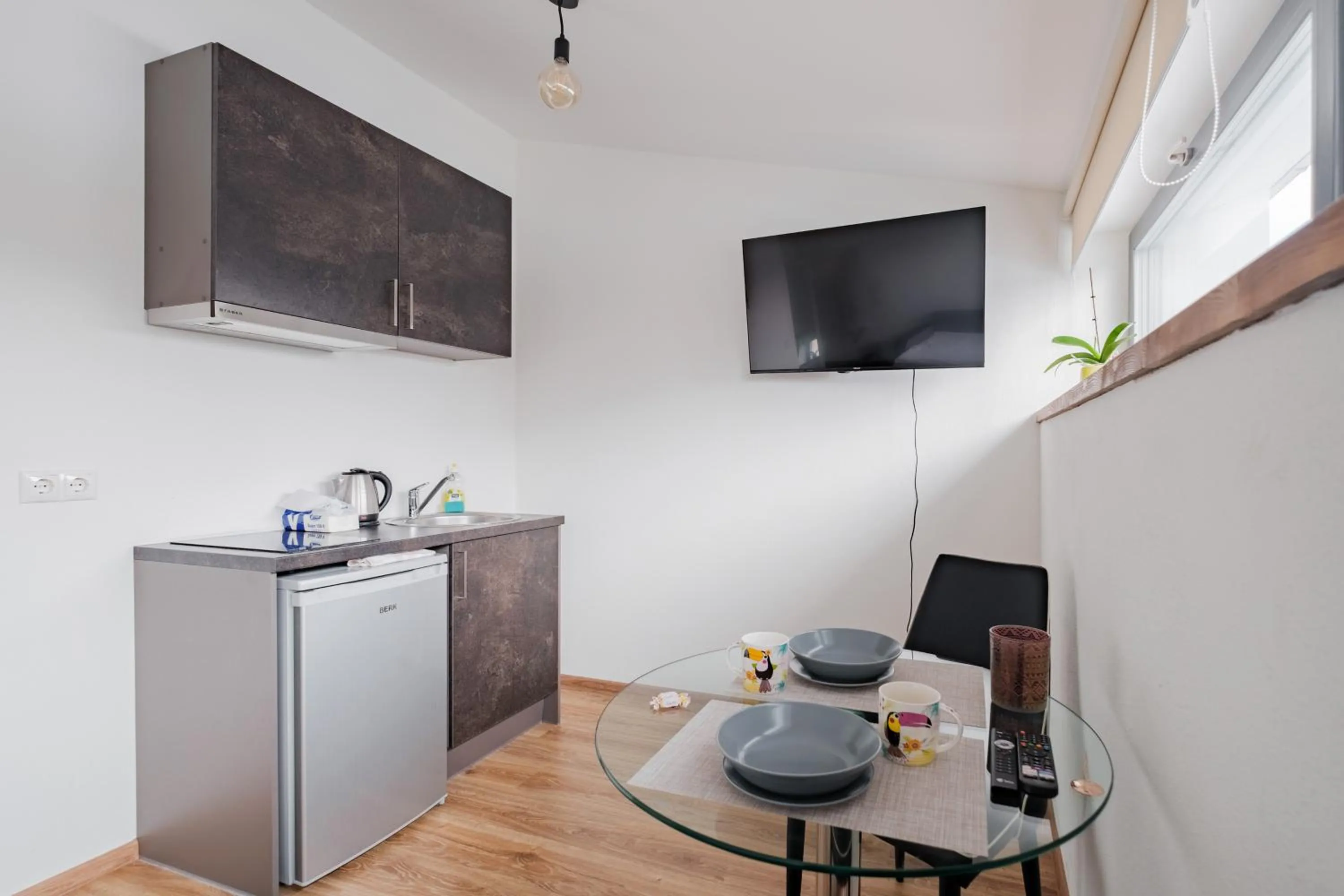 Kitchen or kitchenette in Filosoofi 1 Studio Apartments