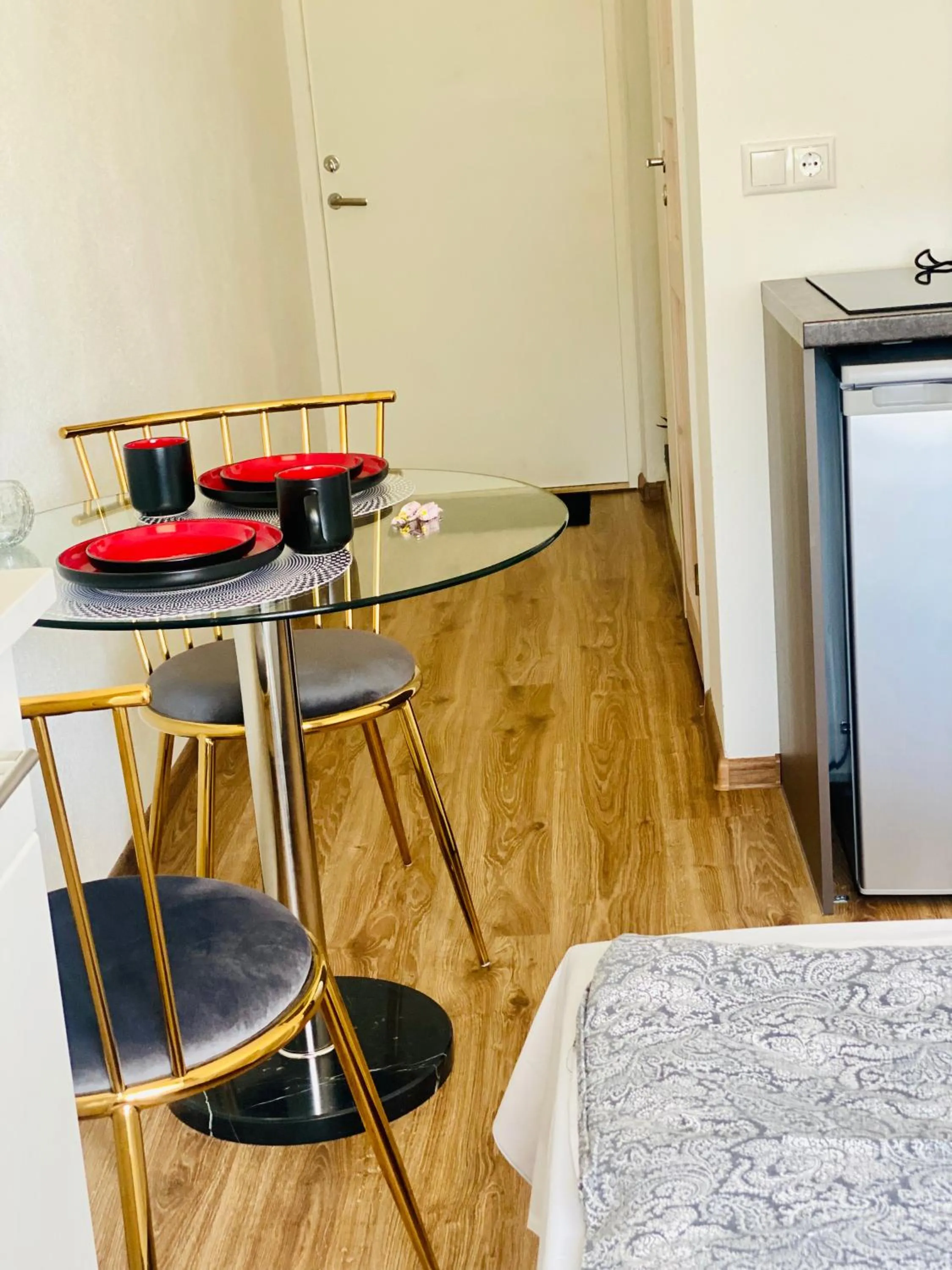 Dining area in Filosoofi 1 Studio Apartments