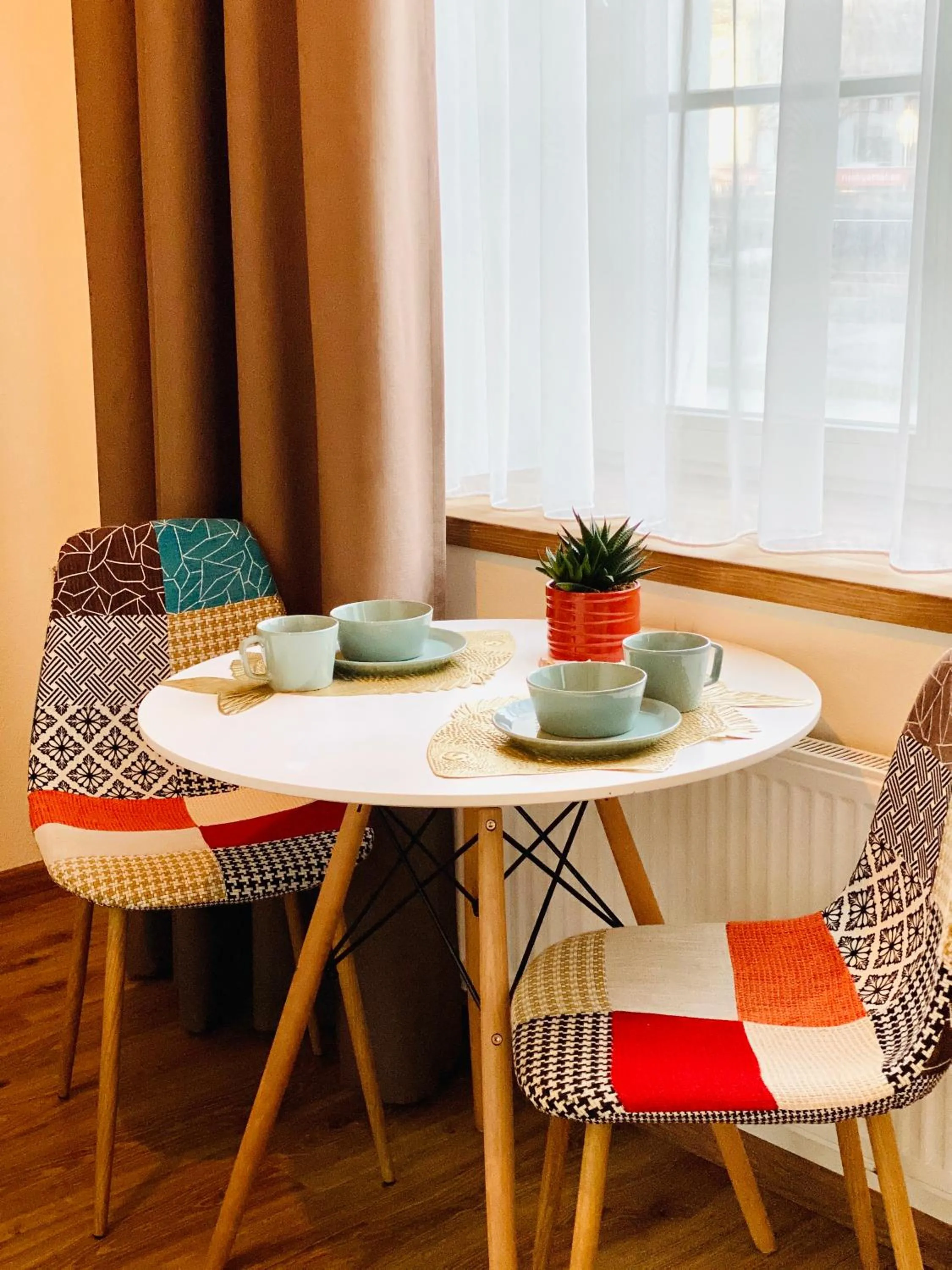Dining area in Filosoofi 1 Studio Apartments
