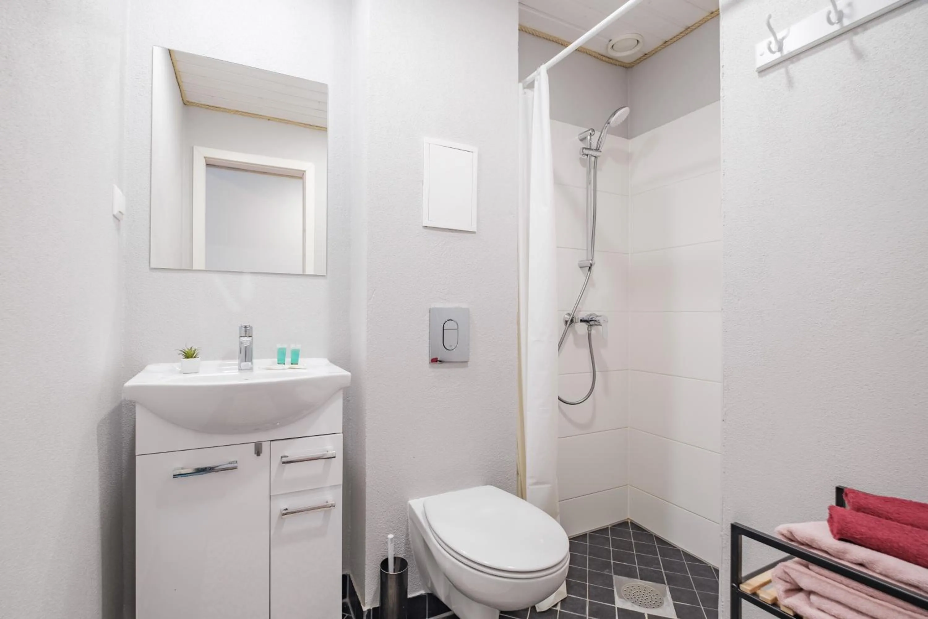 Bathroom in Filosoofi 1 Studio Apartments