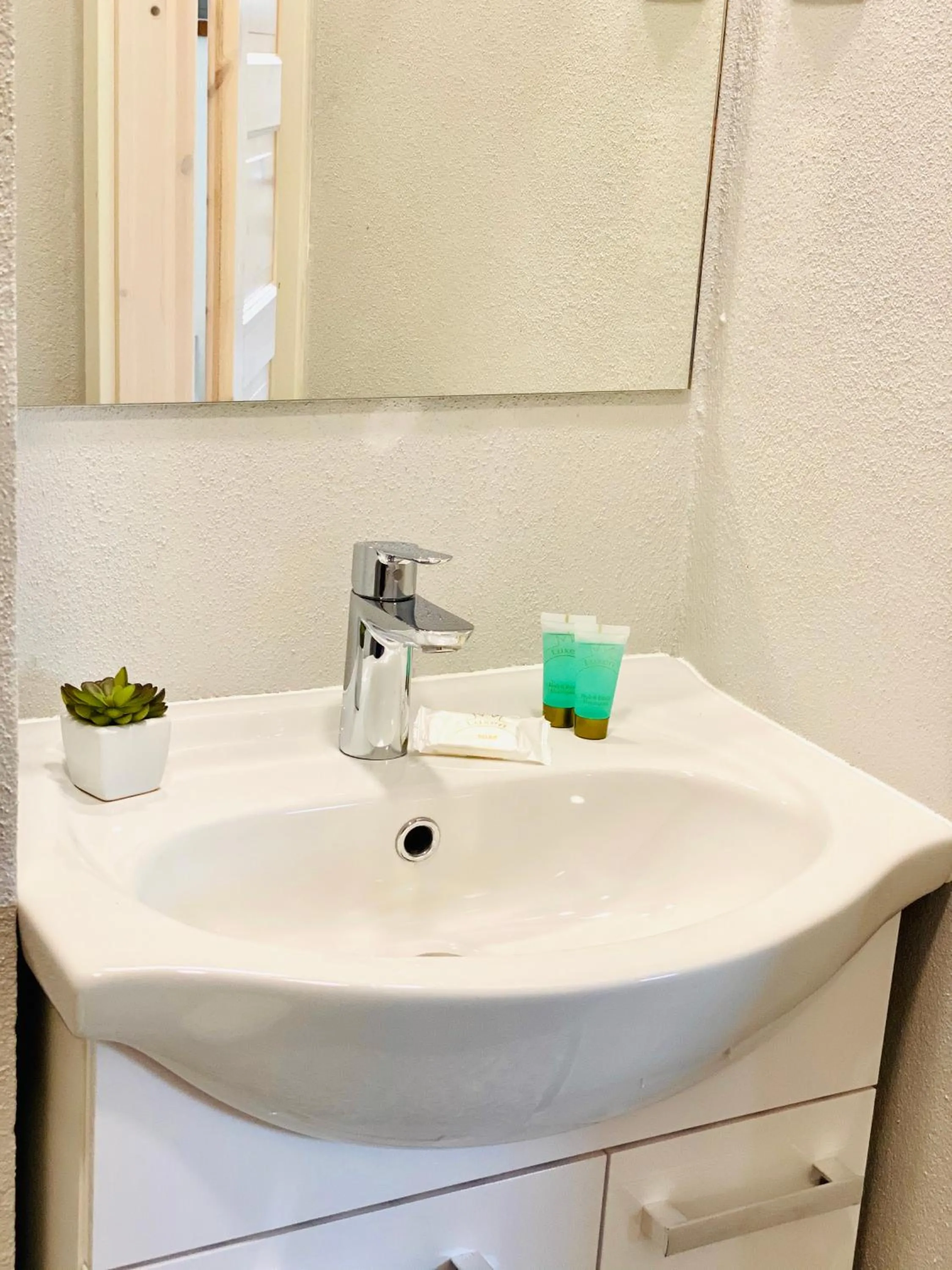Bathroom in Filosoofi 1 Studio Apartments