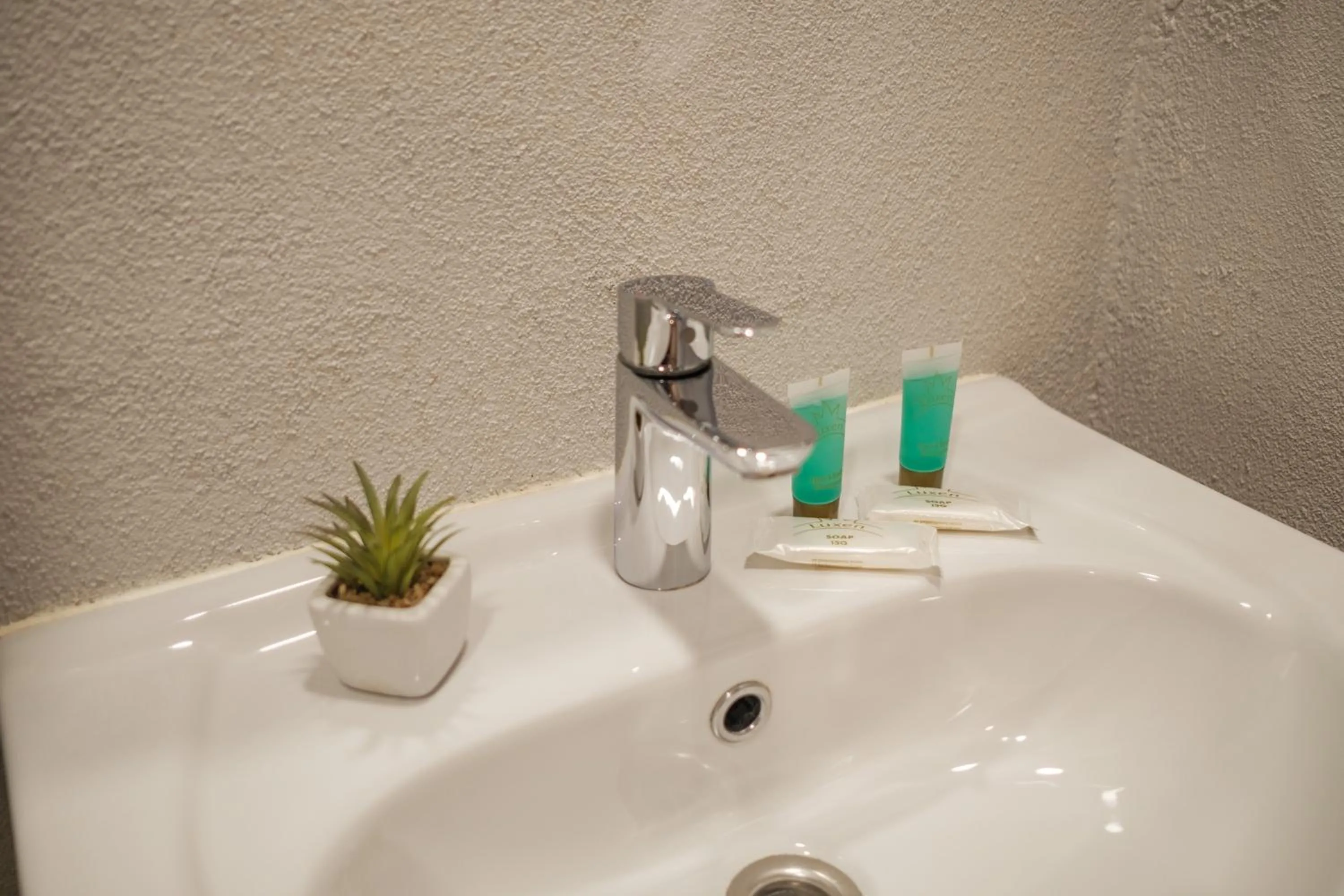 Bathroom in Filosoofi 1 Studio Apartments