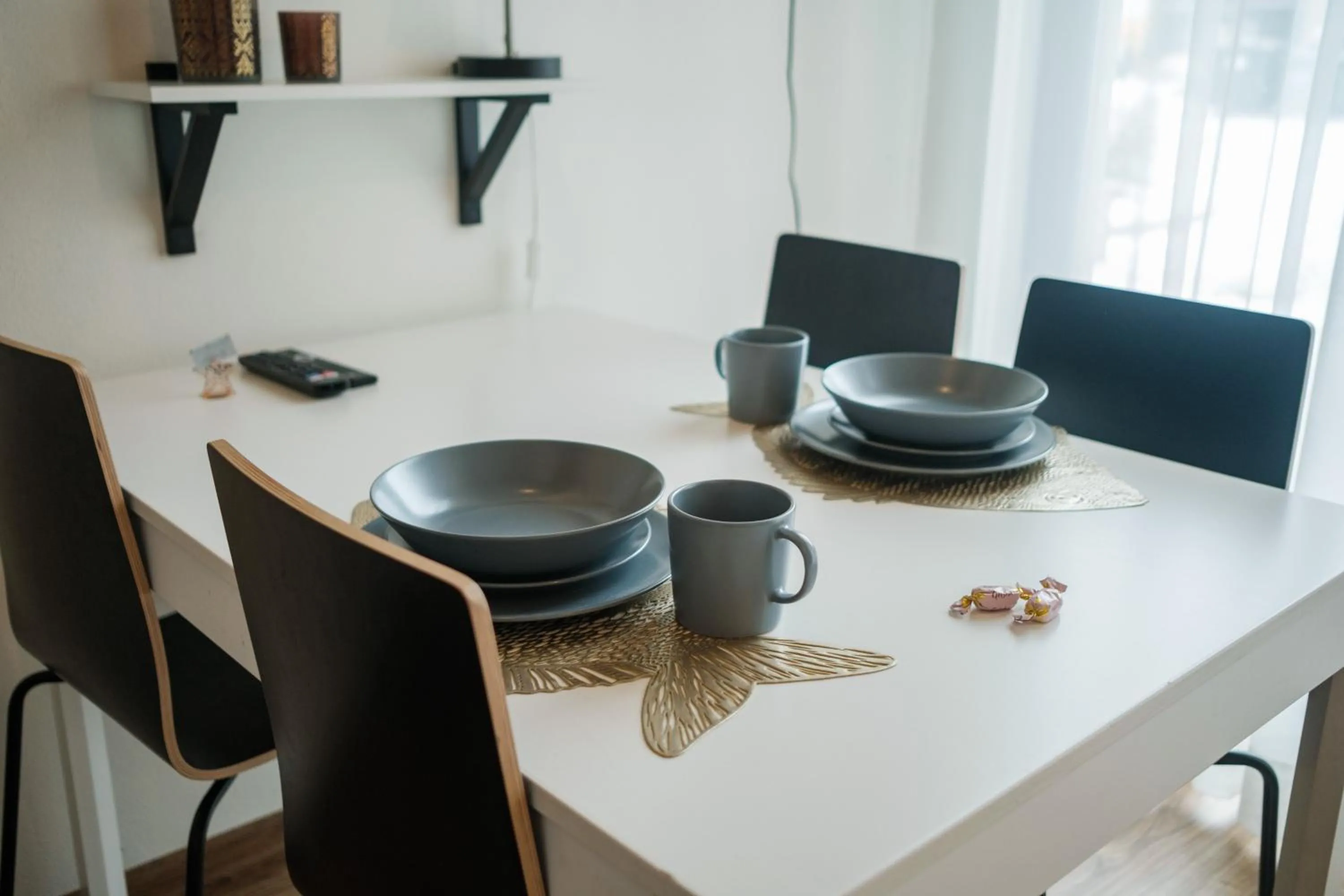 Dining area in Filosoofi 1 Studio Apartments