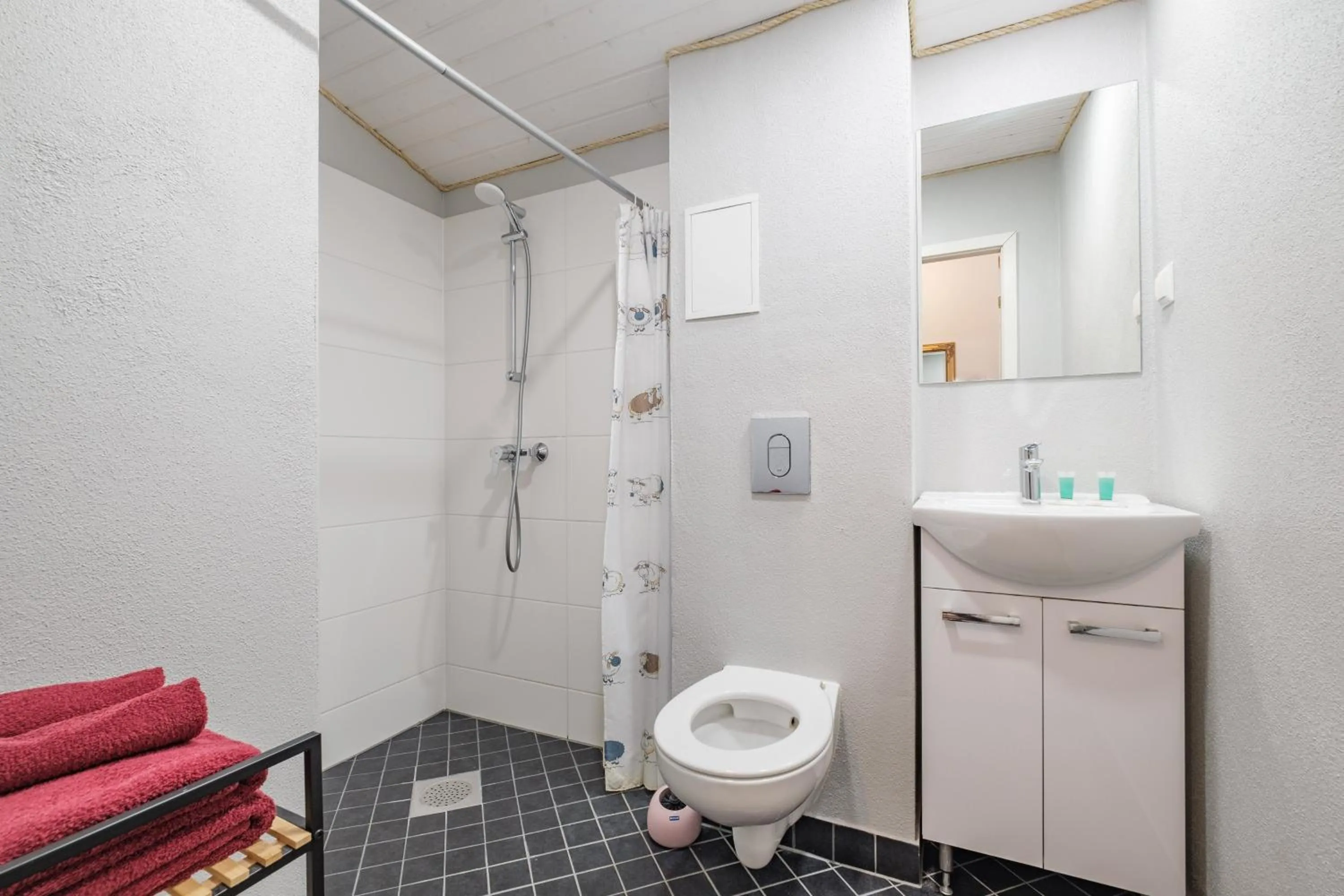 Bathroom in Filosoofi 1 Studio Apartments
