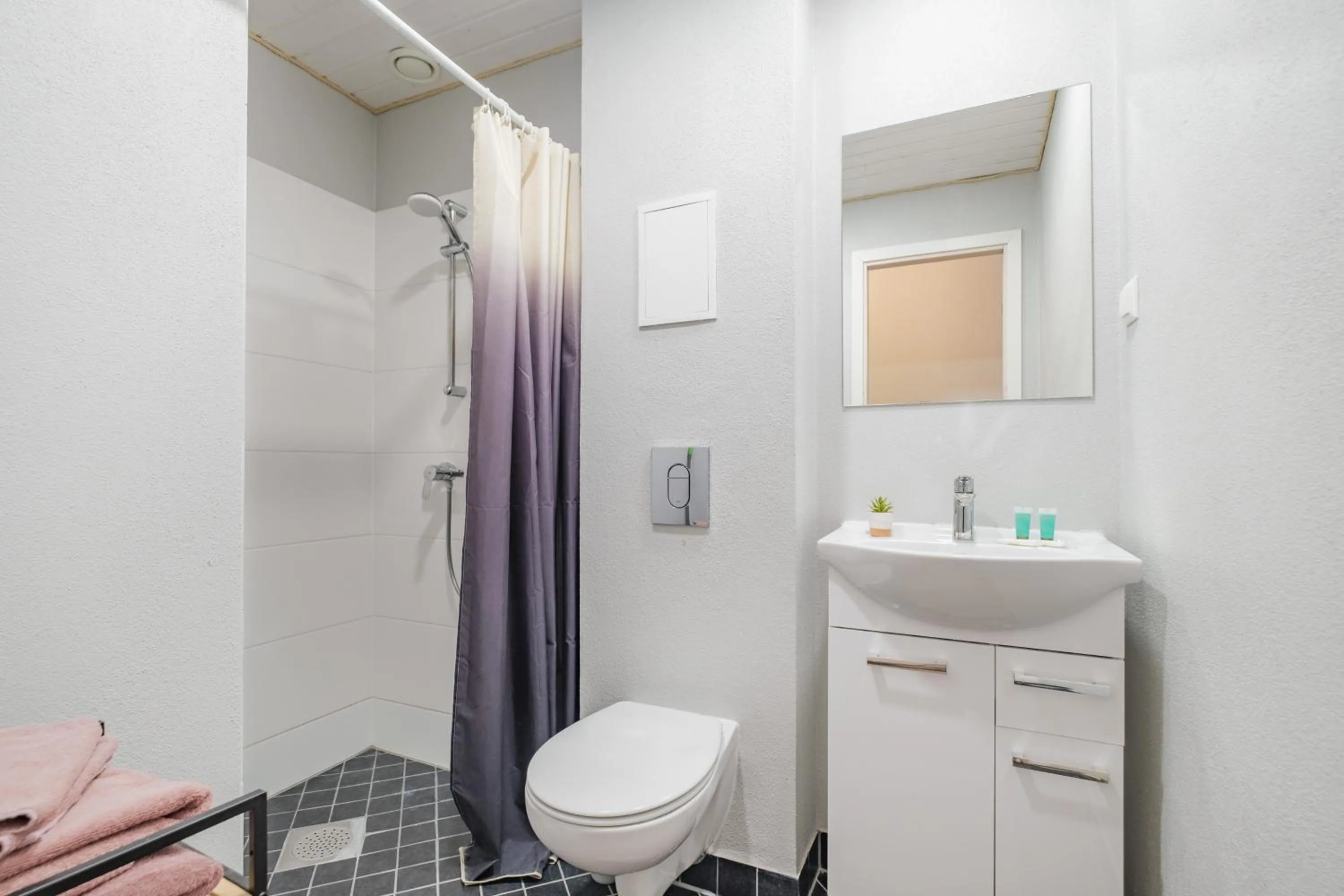 Bathroom in Filosoofi 1 Studio Apartments