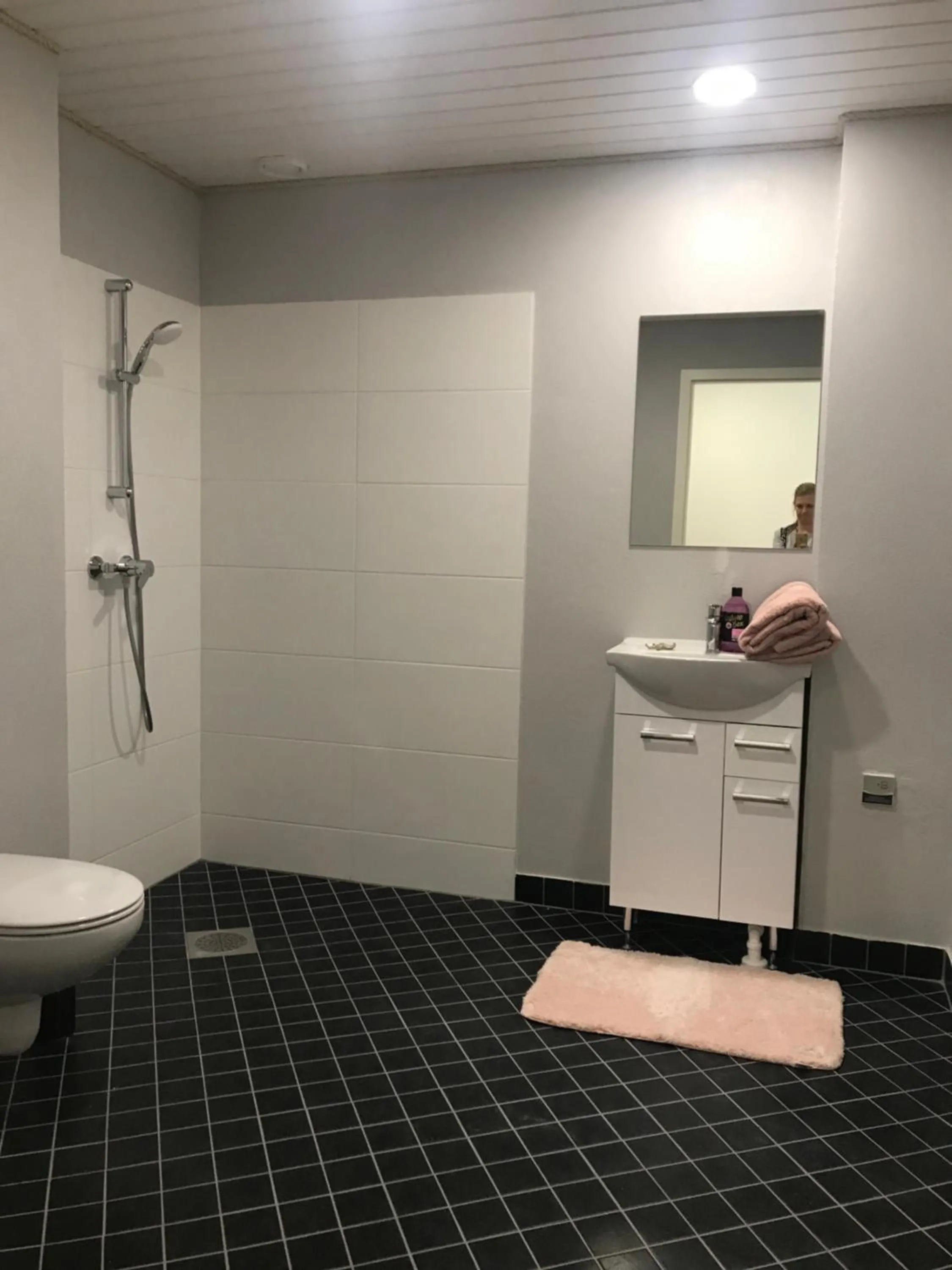 Bathroom in Filosoofi 1 Studio Apartments