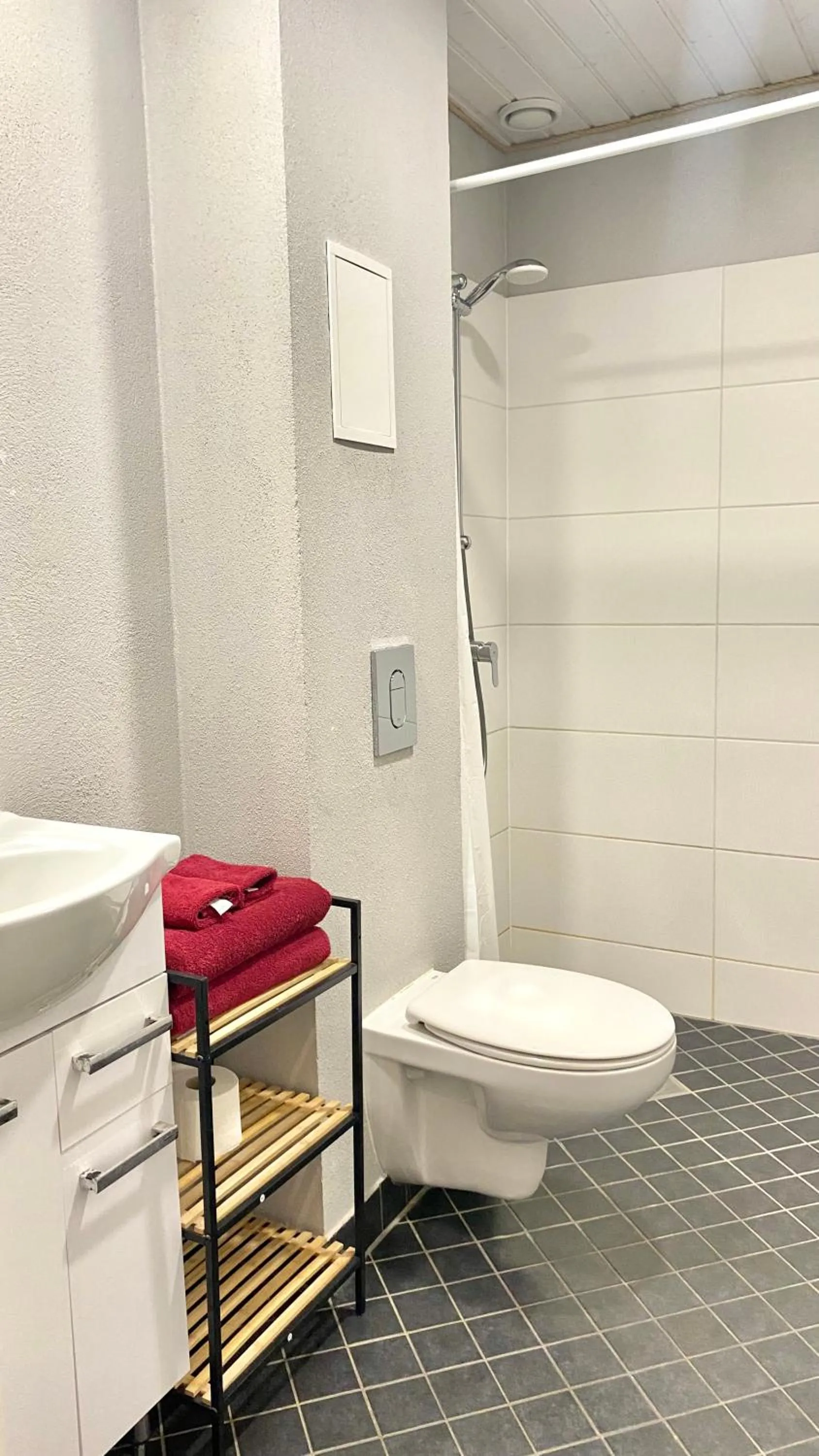 Bathroom in Filosoofi 1 Studio Apartments