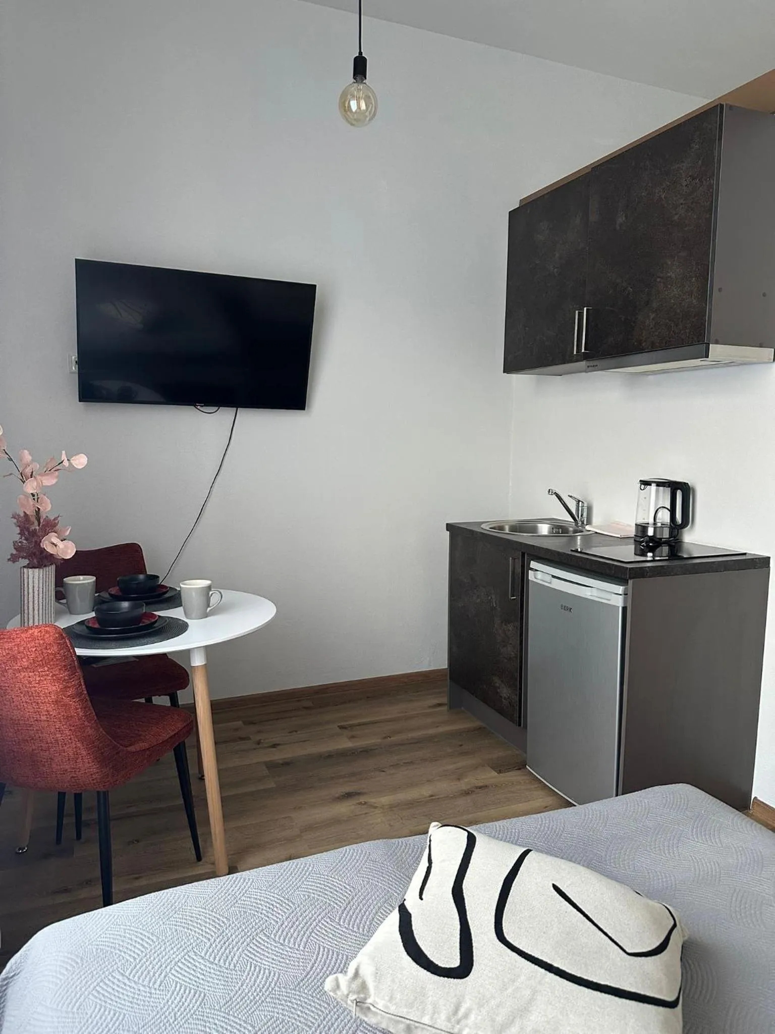 Kitchen or kitchenette in Filosoofi 1 Studio Apartments
