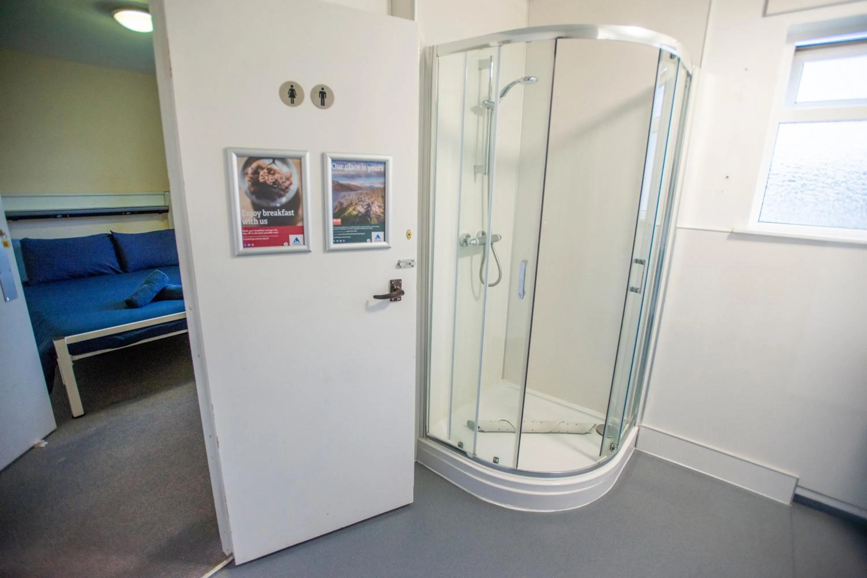 Toilet in Kirkwall Youth Hostel