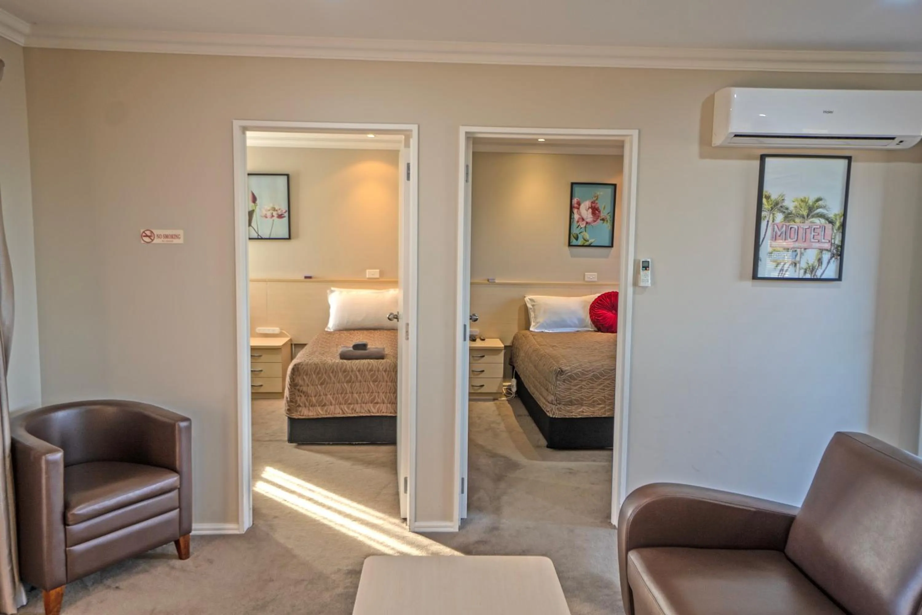 Living room, Bed in Mondello Kaikoura