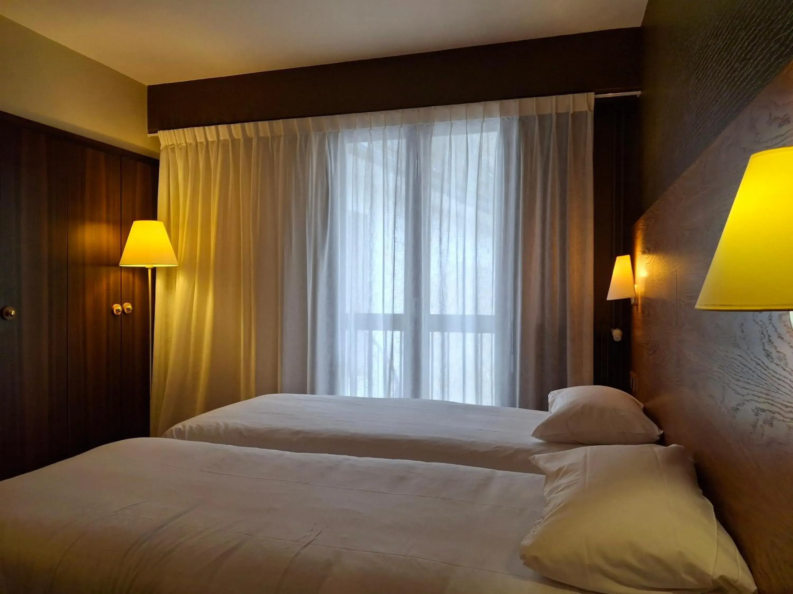 Twin Room in Hôtel Tour Maje Twin Room in Hôtel Tour Maje