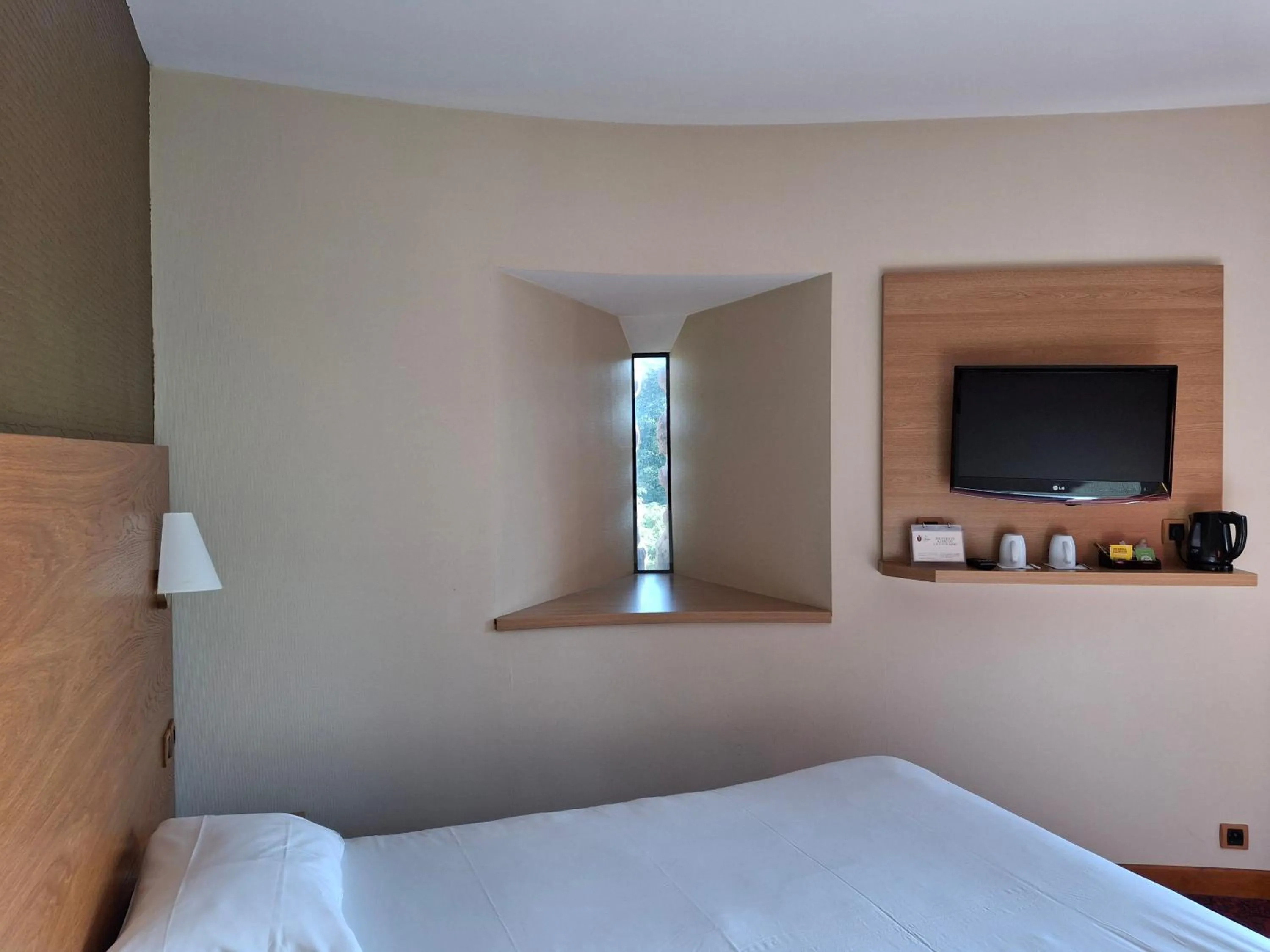 TV and multimedia, Bed in Hôtel Tour Maje