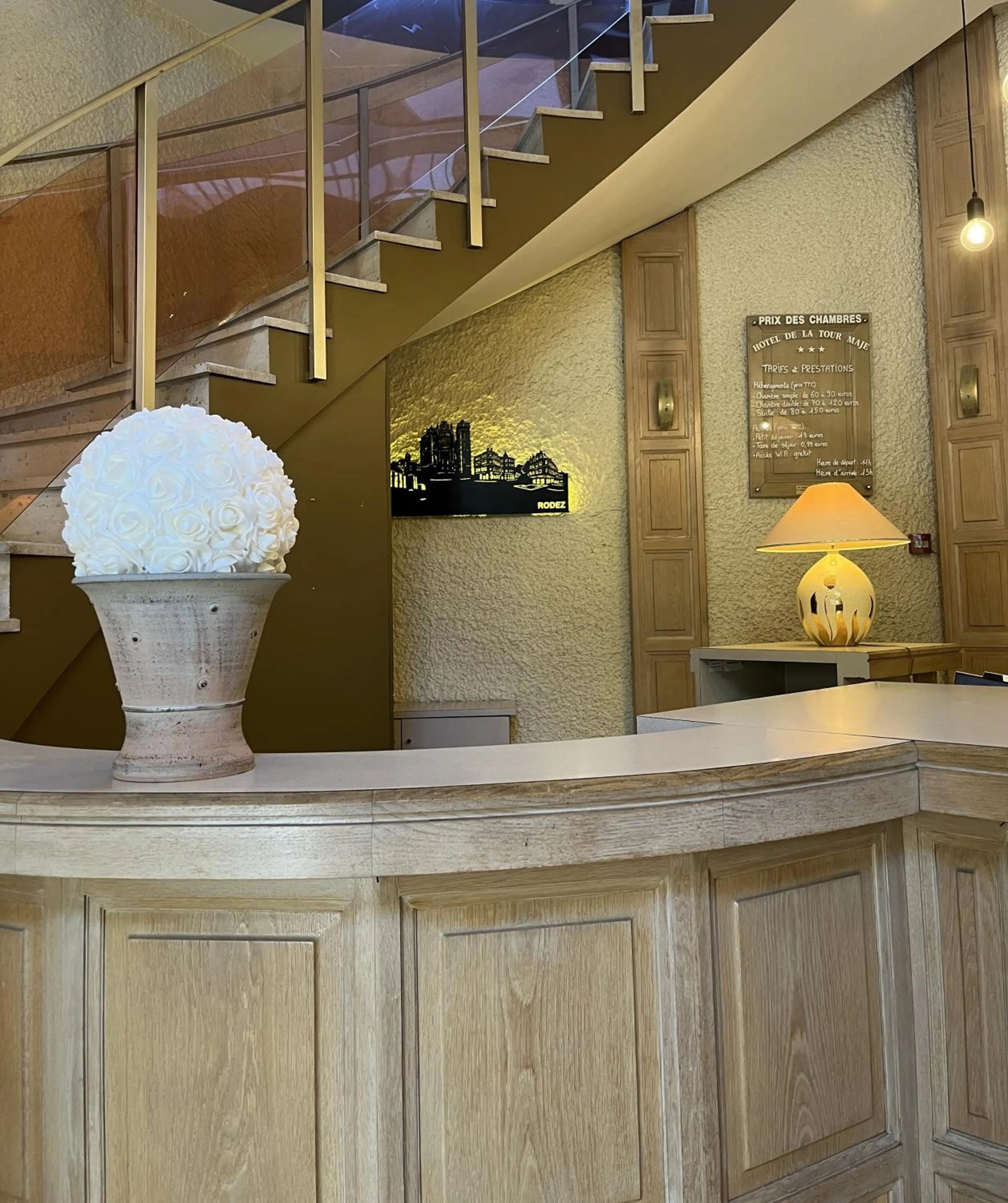 Lobby or reception in Hôtel Tour Maje