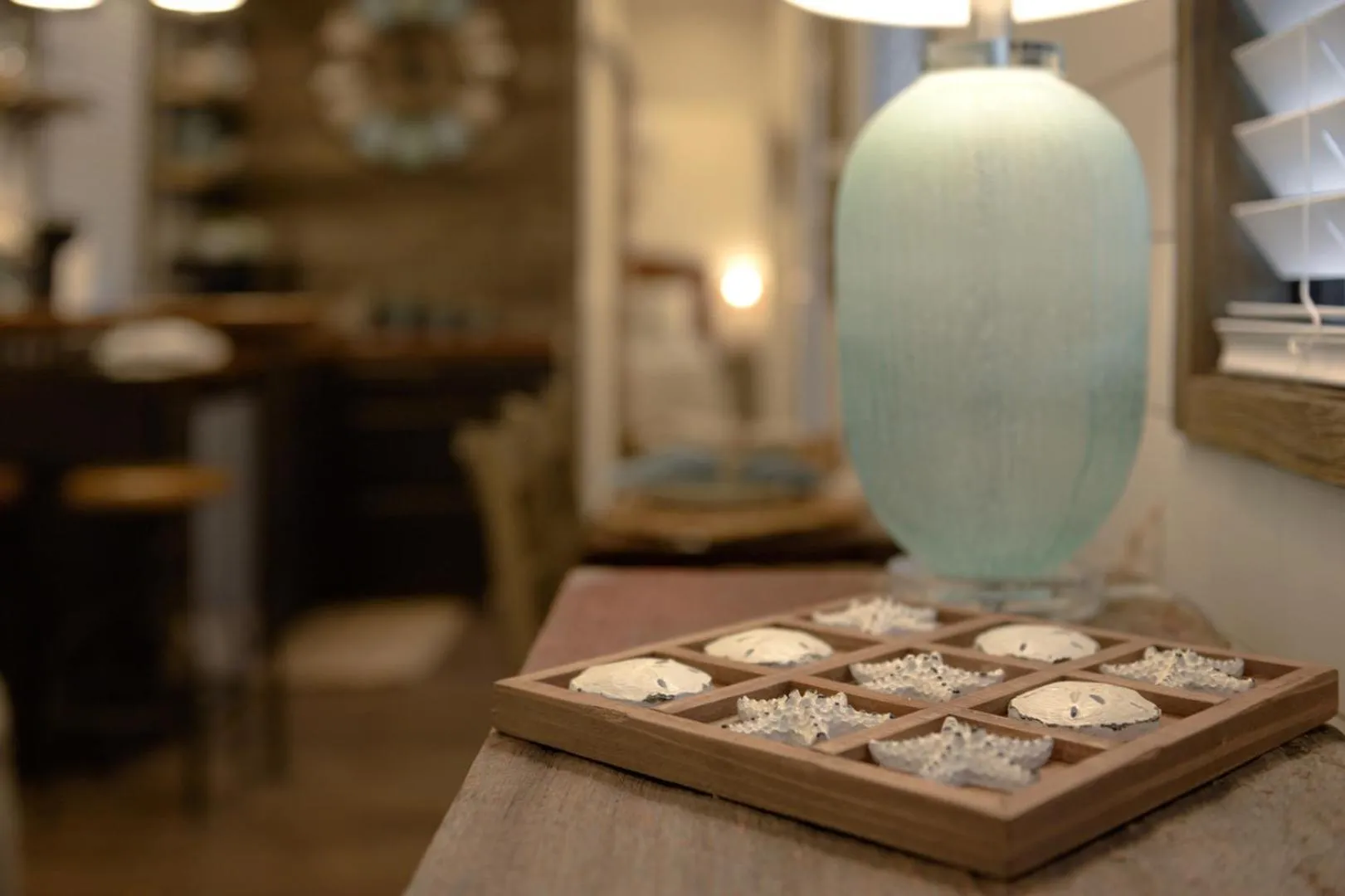 The Shoreline Container Home 12 min to Magnolia Silos and Baylor