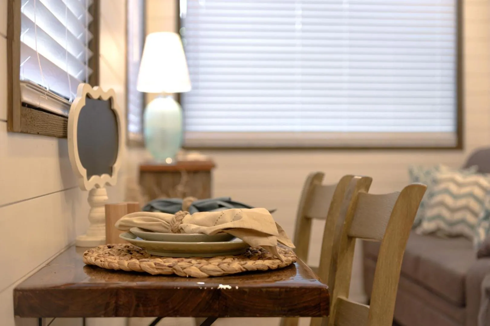 The Shoreline Container Home 12 min to Magnolia Silos and Baylor