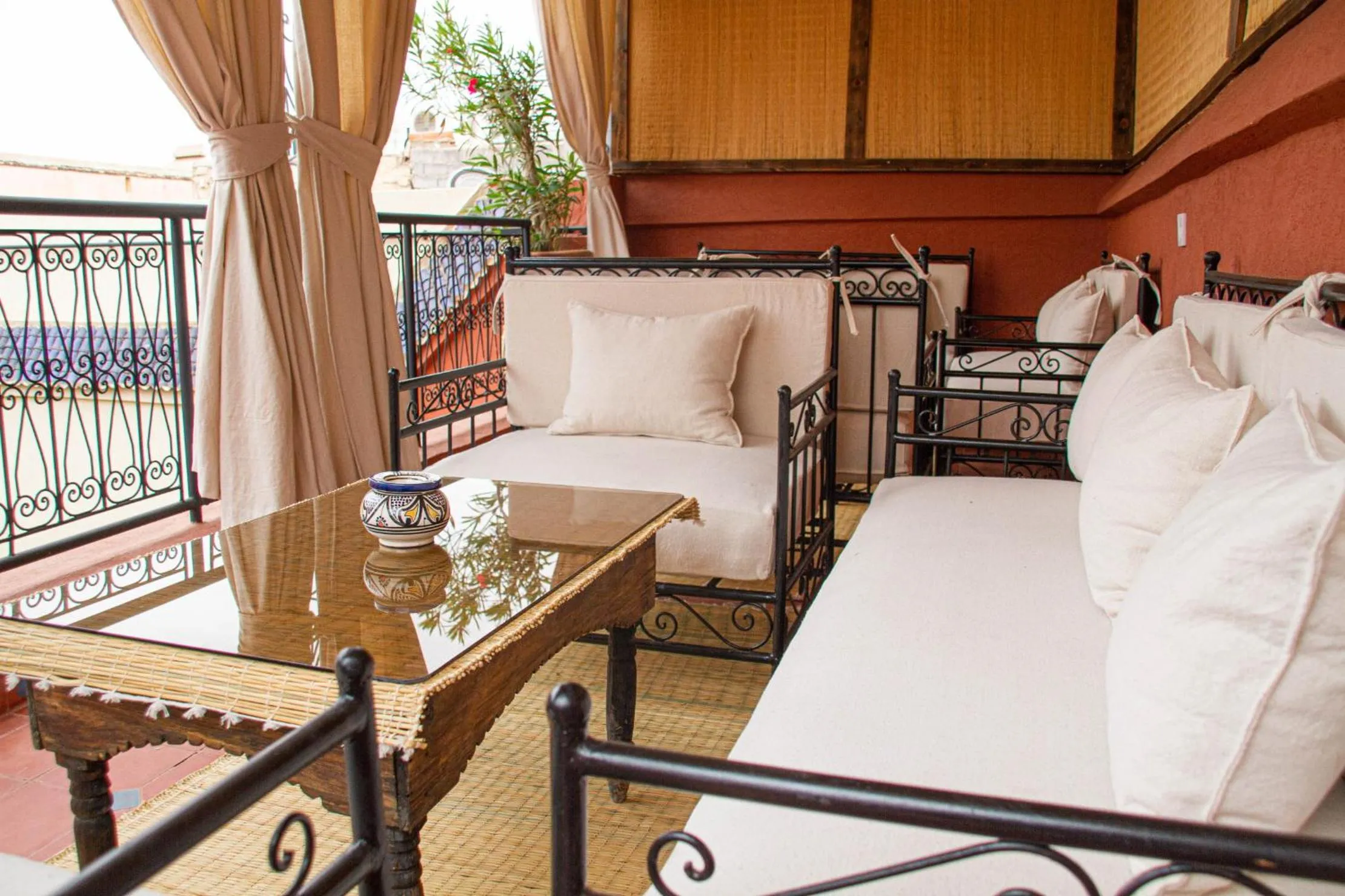 Patio, Bed in Riad Dar Tamlil